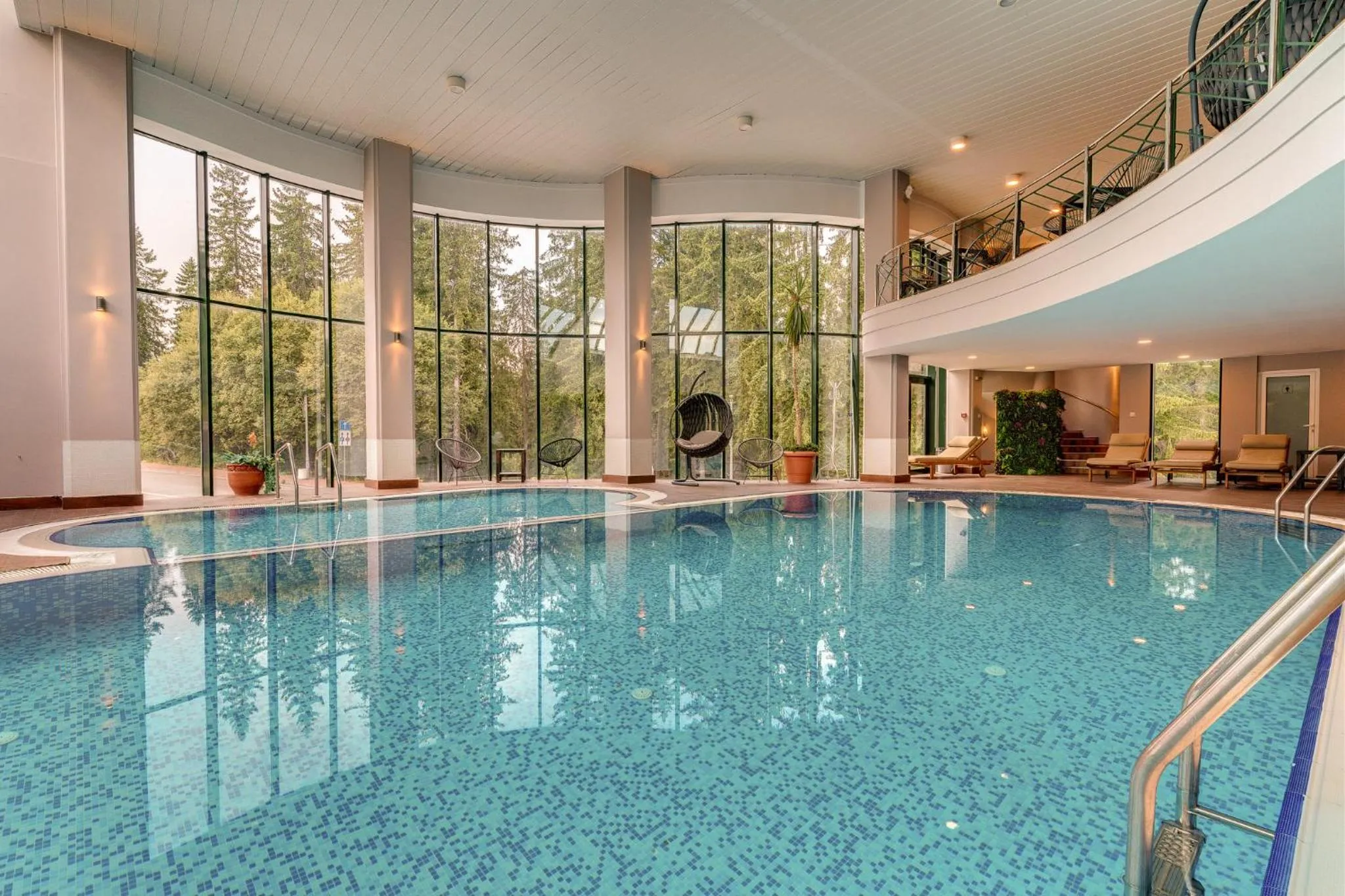 Swimming pool in Grand Hotel Murgavets