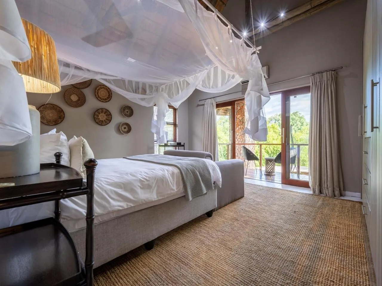 Balcony/Terrace, Bed in eKhaya Bush Lodge