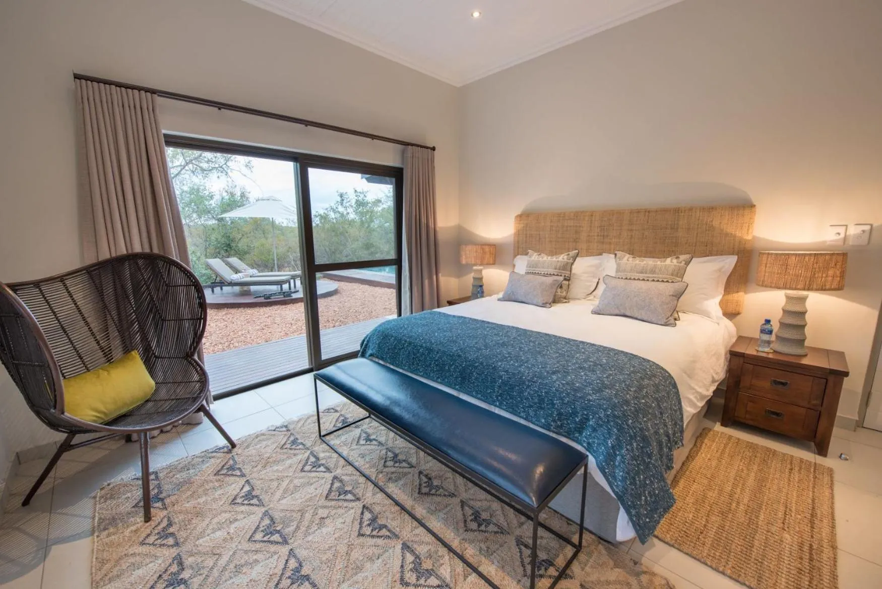 Bed in eKhaya Bush Lodge