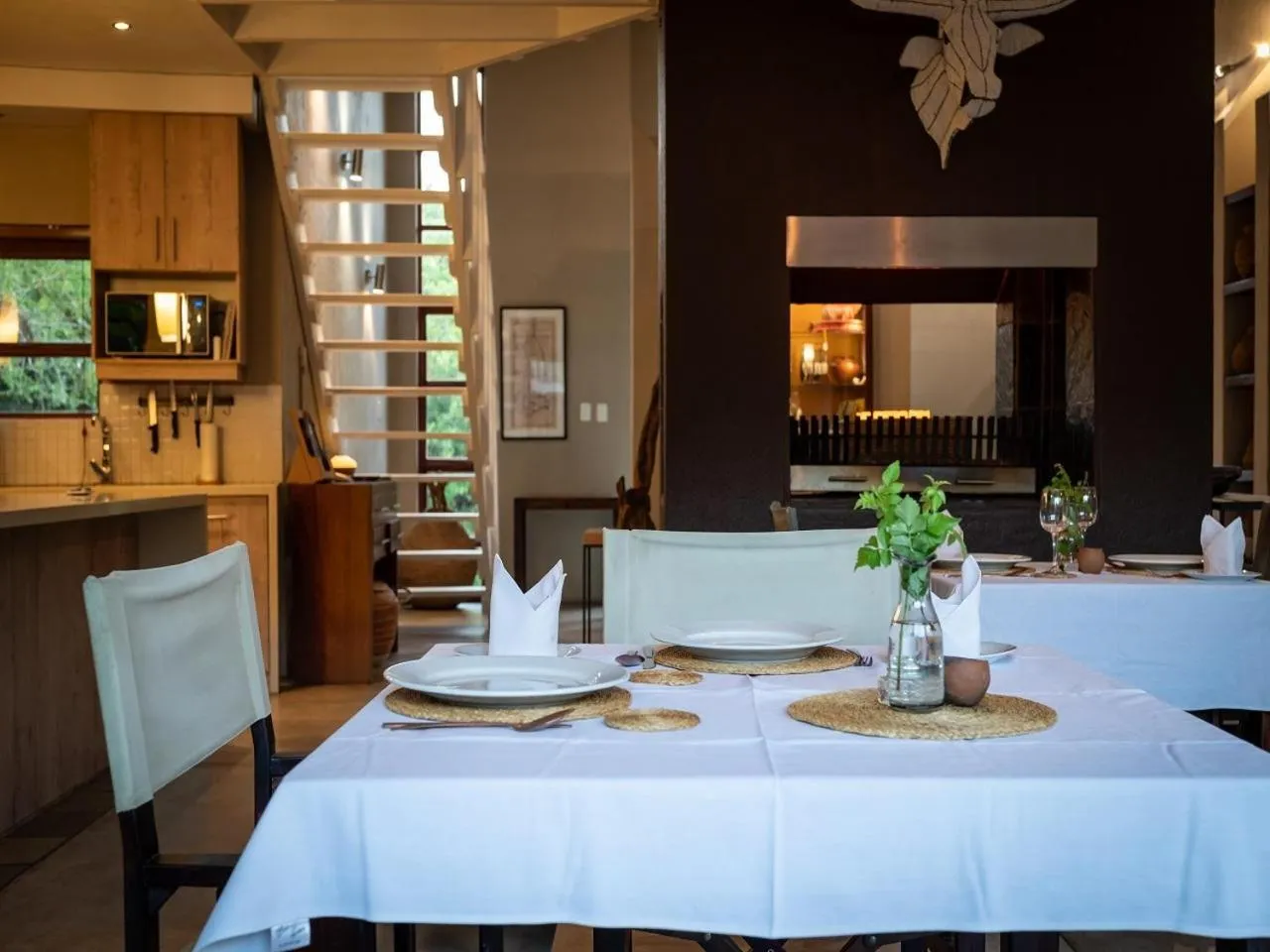 Dining area in eKhaya Bush Lodge