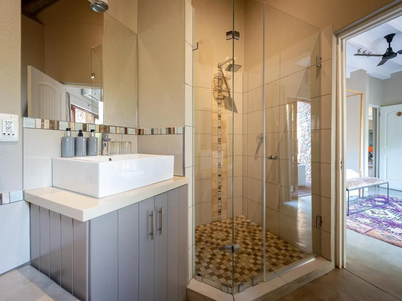 Shower in eKhaya Bush Lodge