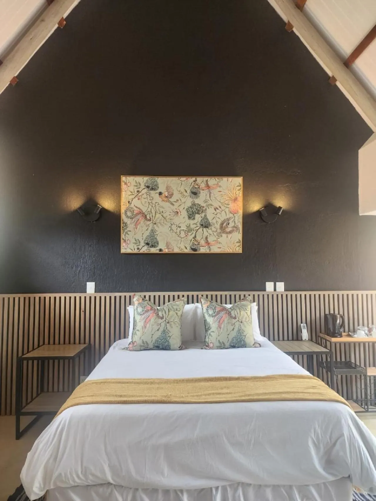 Bed in eKhaya Bush Lodge