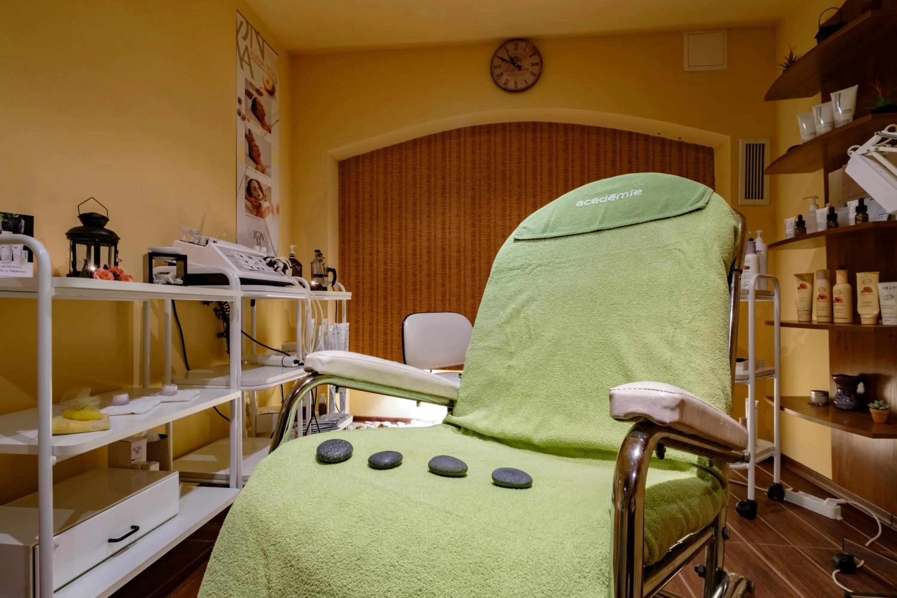 Spa and wellness centre/facilities in Yantra Grand Hotel