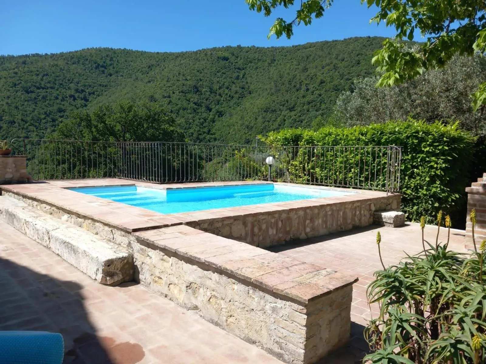 Swimming pool in Montanari Agrivillage