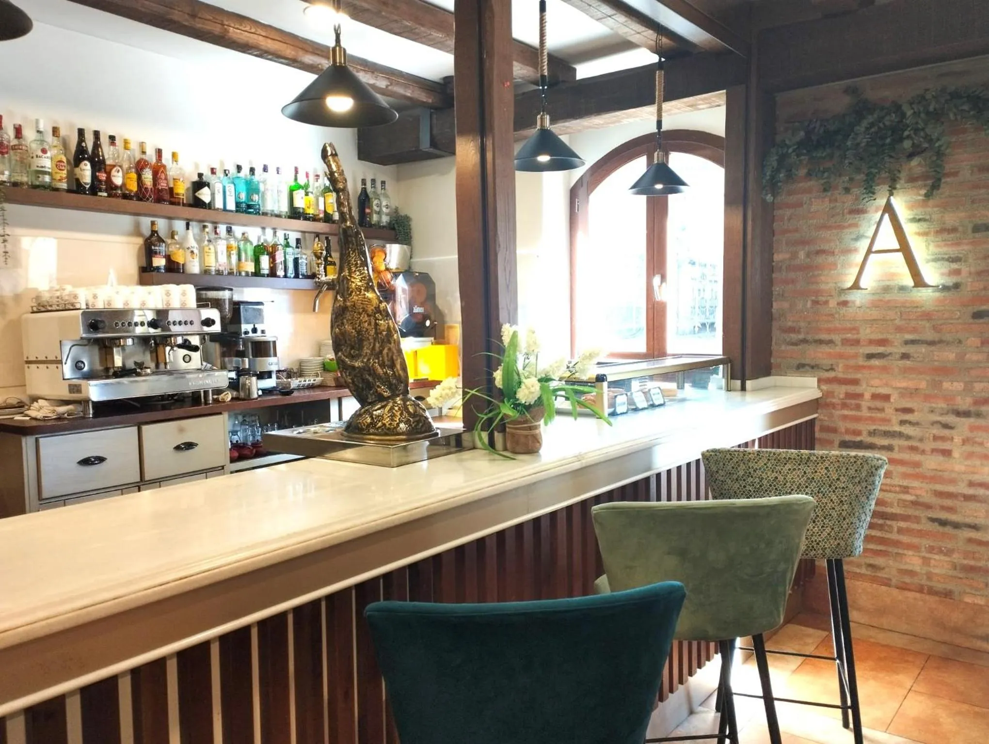 Lounge or bar in Hotel Arcos Catedral