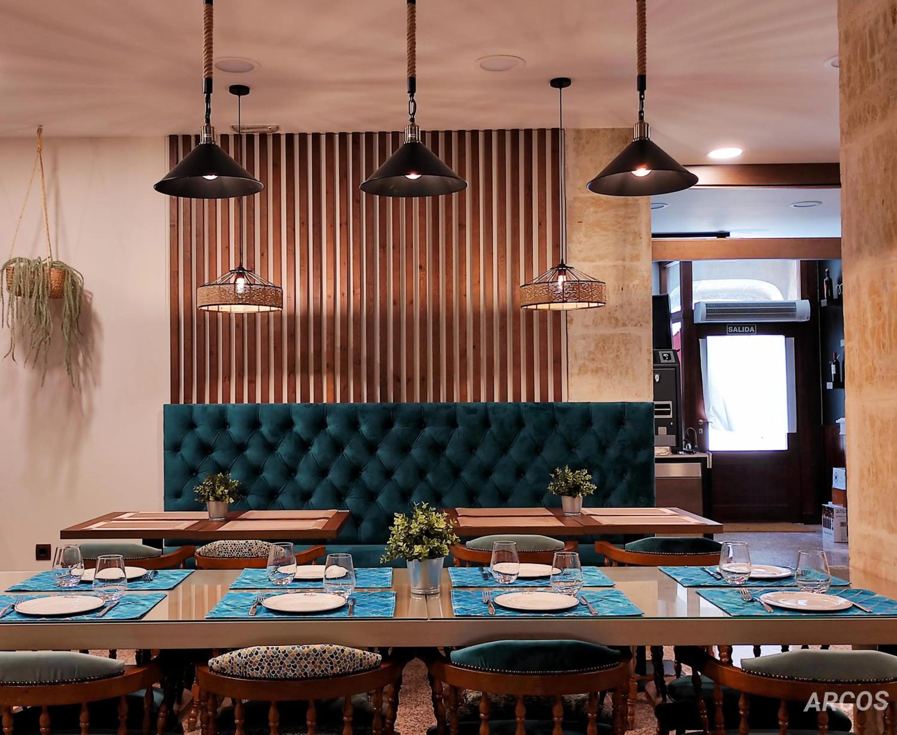 Restaurant/places to eat in Hotel Arcos Catedral