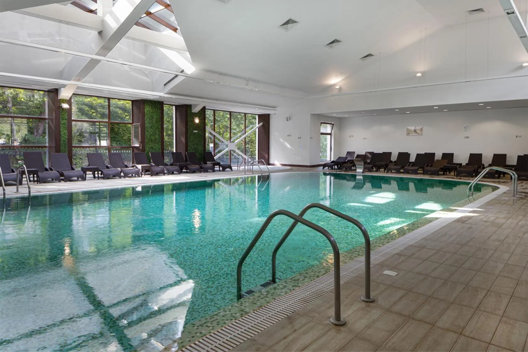 Swimming pool in Pirin Park Hotel
