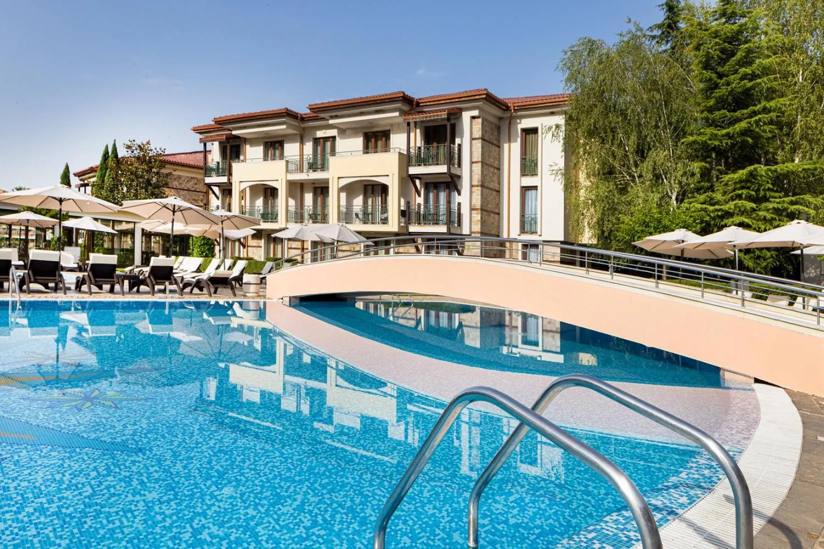Swimming pool in Pirin Park Hotel