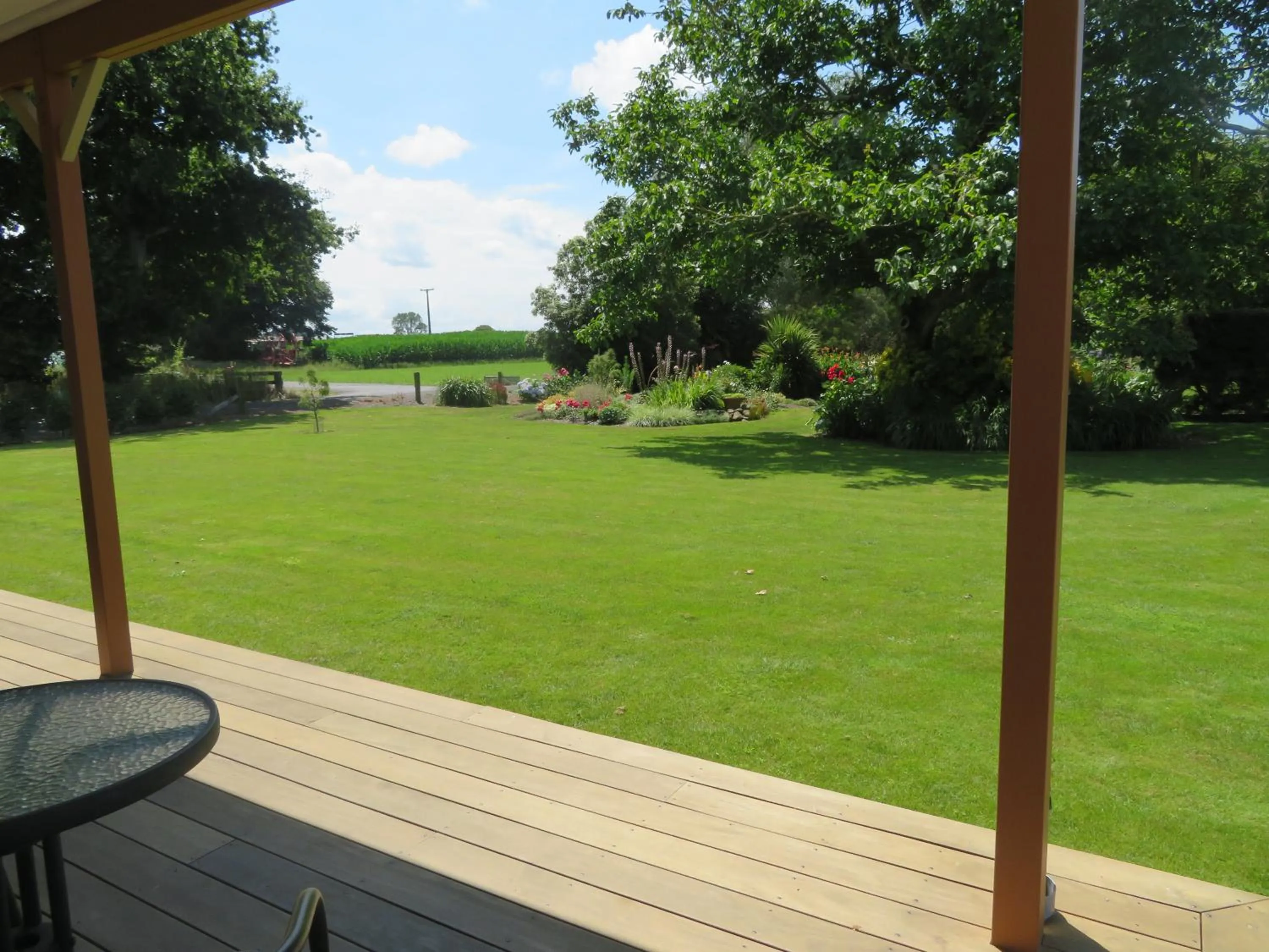 Garden view in Walnut Lodge B&B