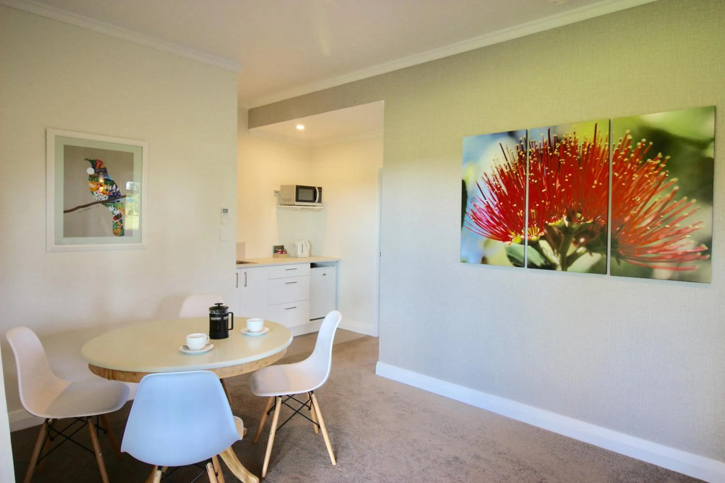 Coffee/tea facilities in Walnut Lodge B&B