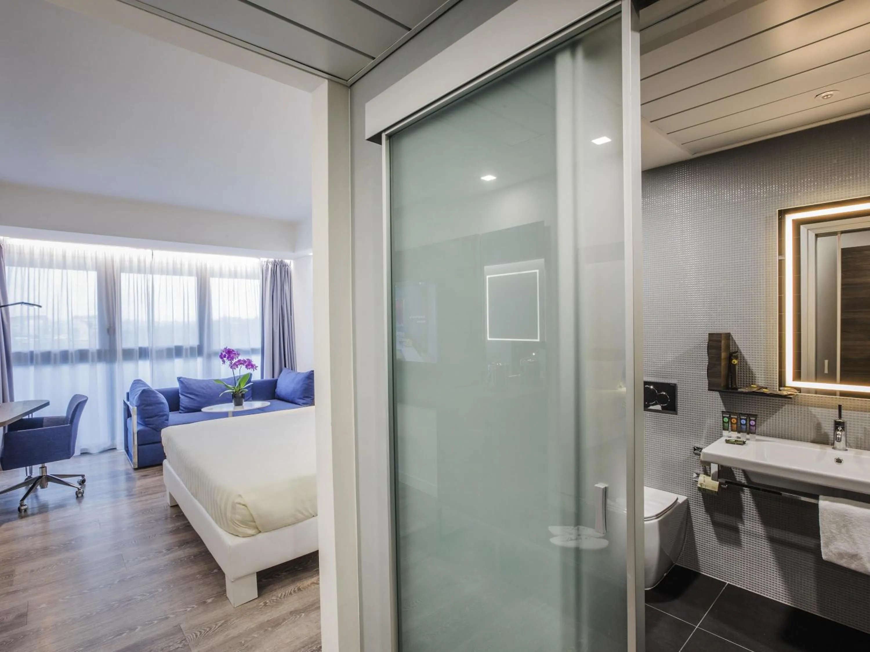 Bedroom in Novotel Roma Eur