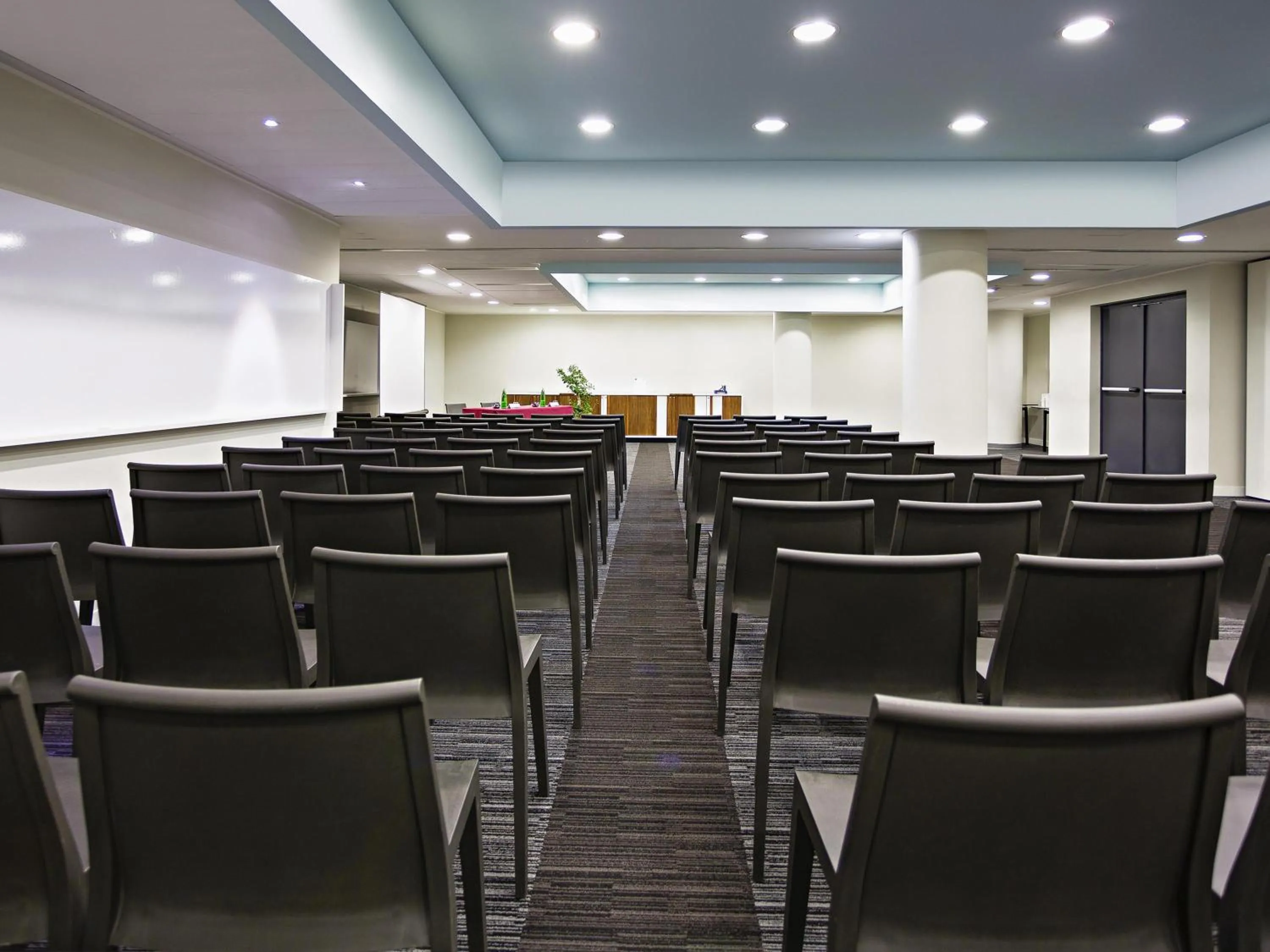 Meeting/conference room in Novotel Roma Eur