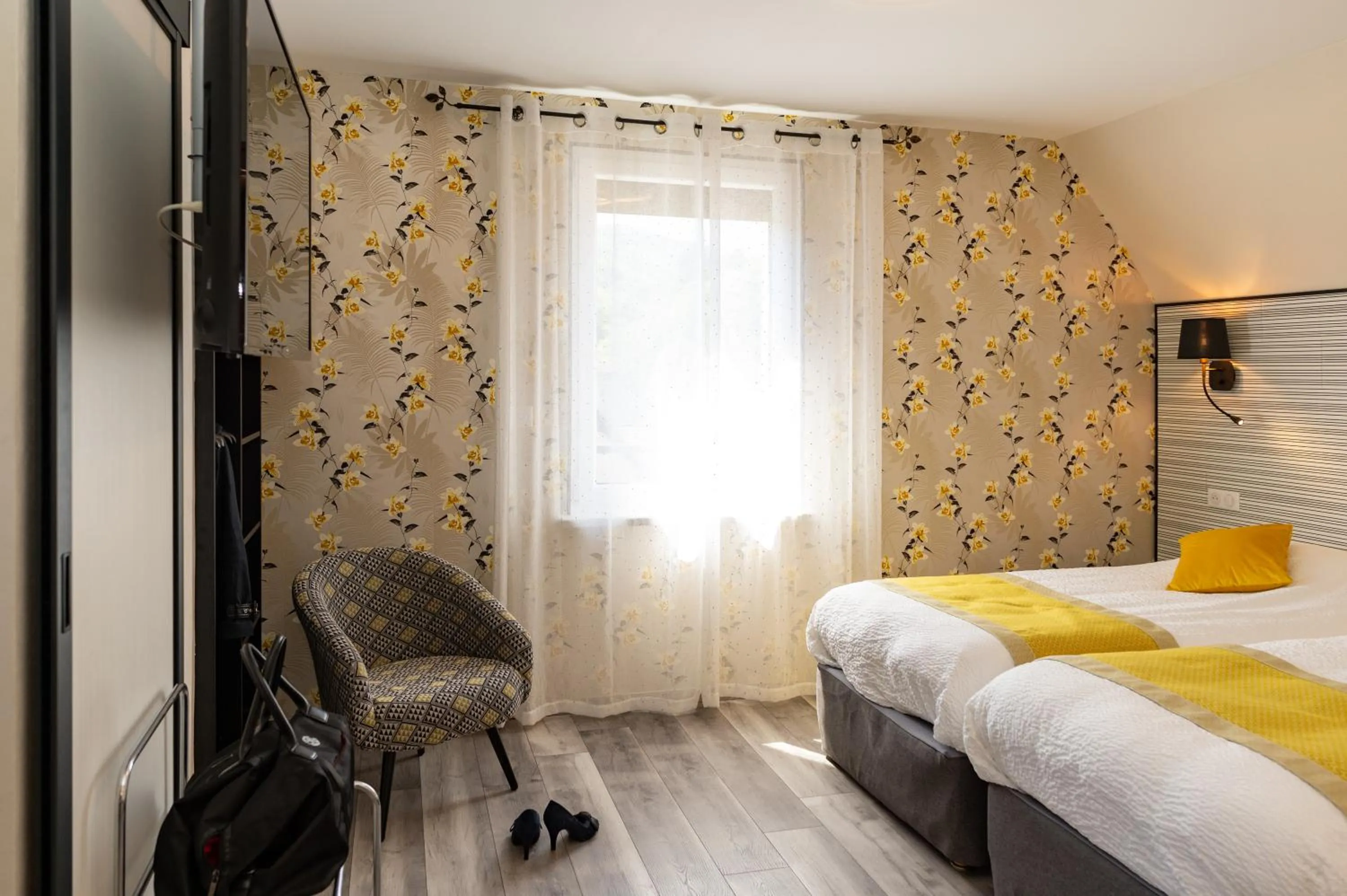 Photo of the whole room, Bed in Logis Hotel Des Vosges