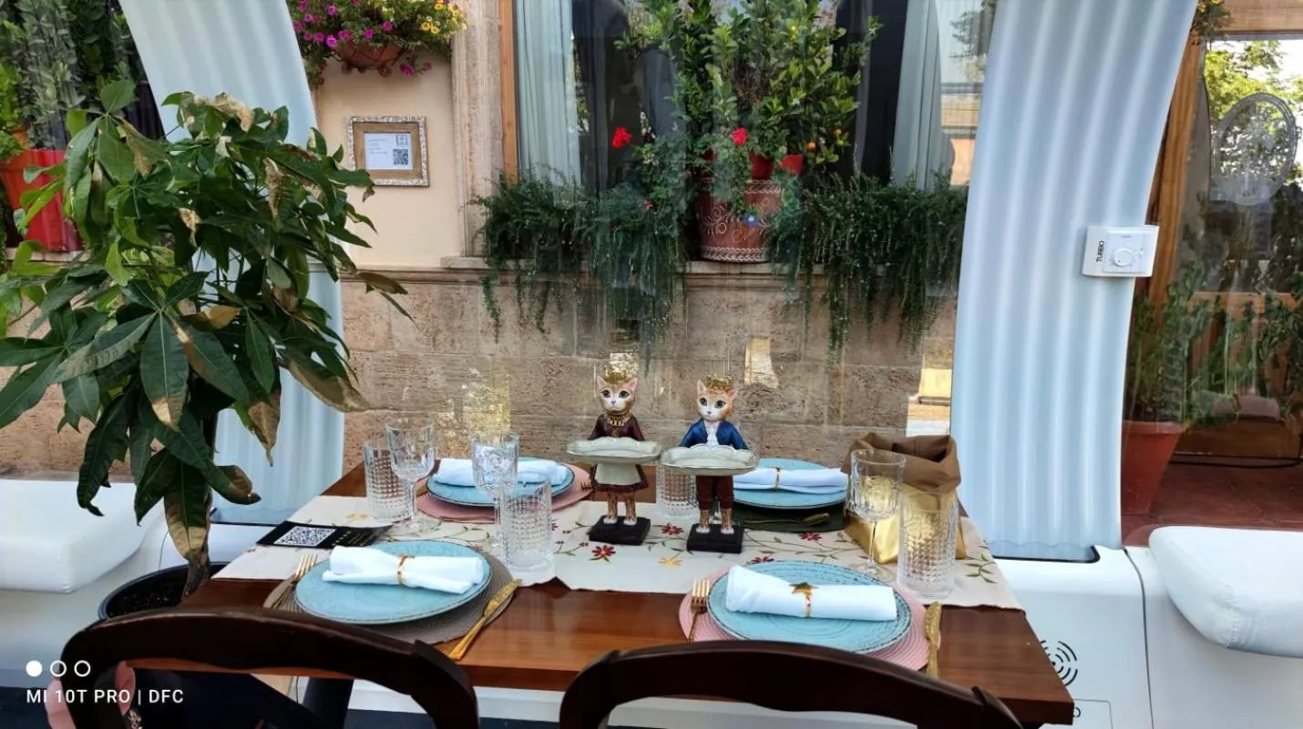 Restaurant/places to eat in Hotel El Curro