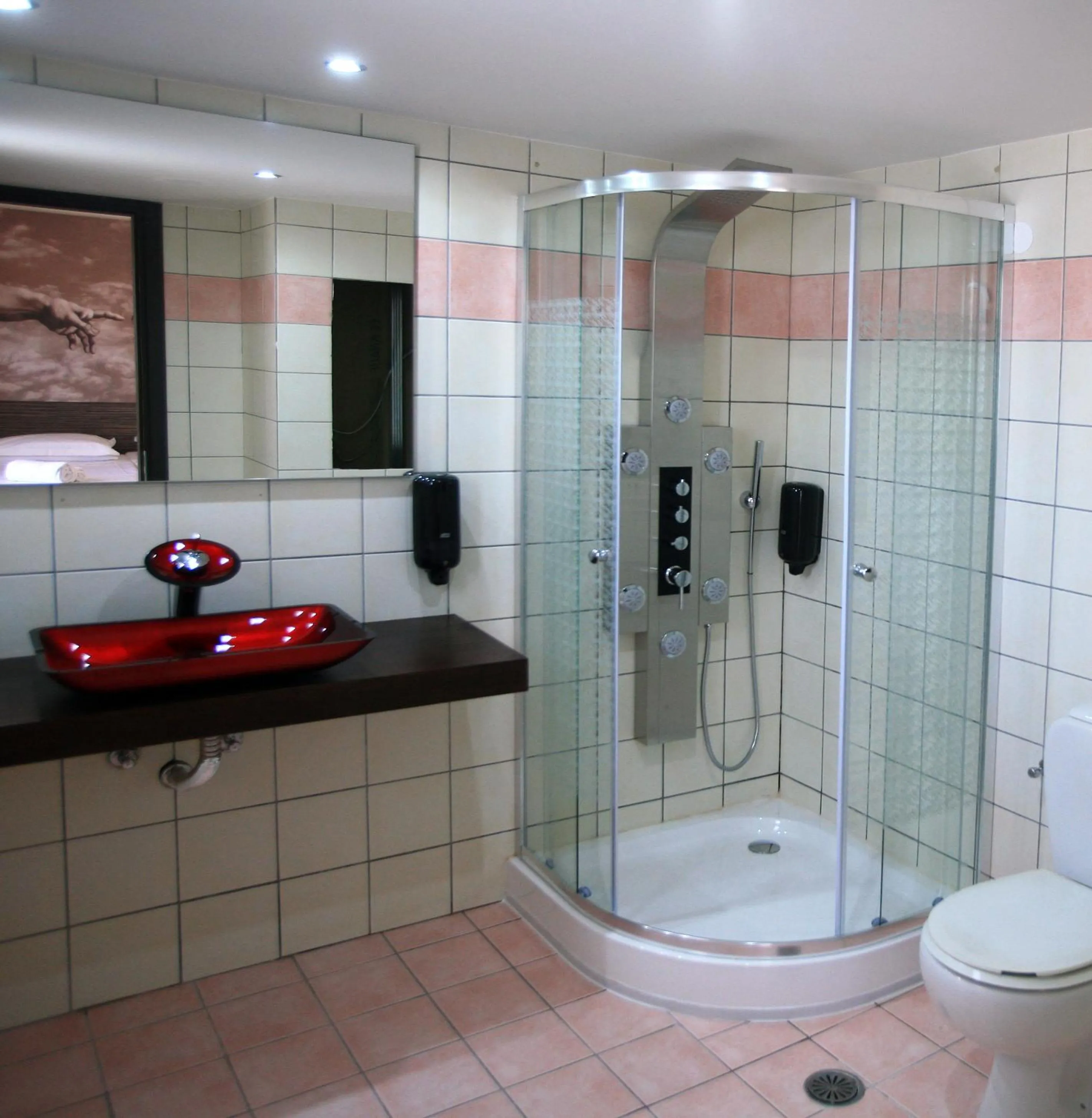 Shower in Eurohotel Katrin Suites