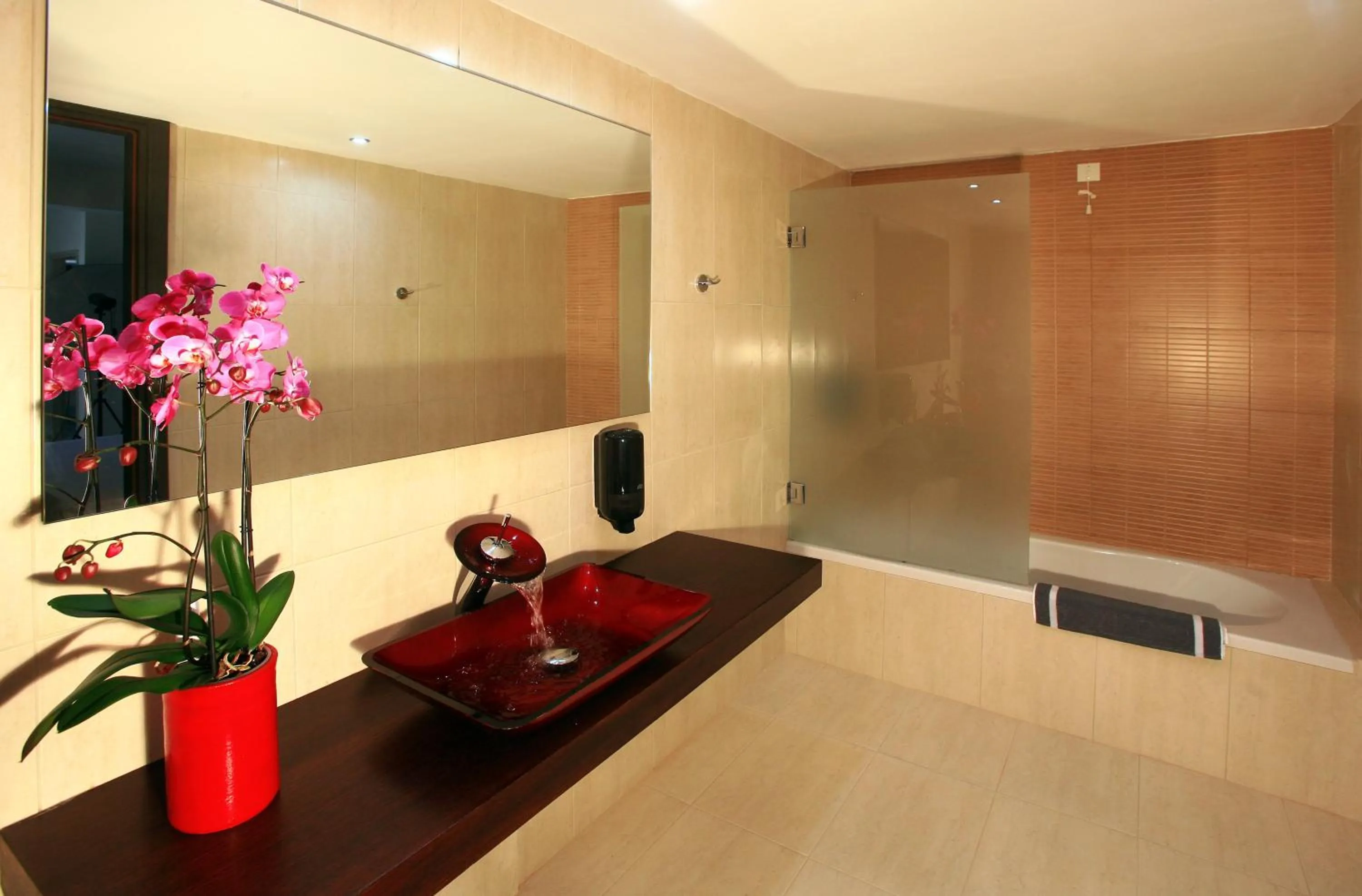 Bathroom in Eurohotel Katrin Suites