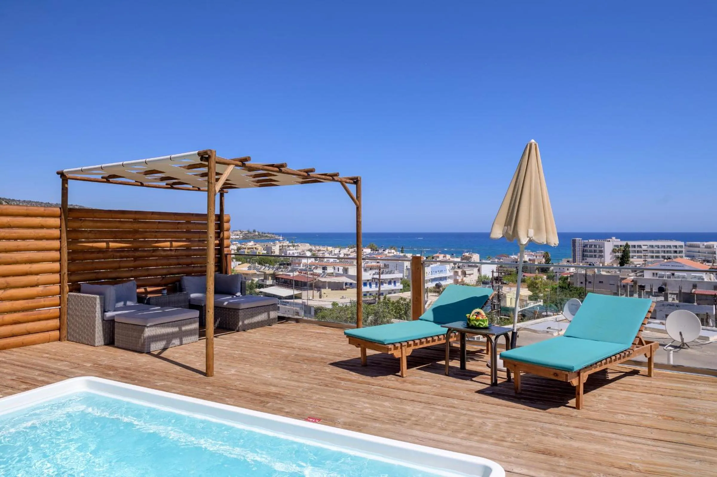 Swimming pool in Eurohotel Katrin Suites