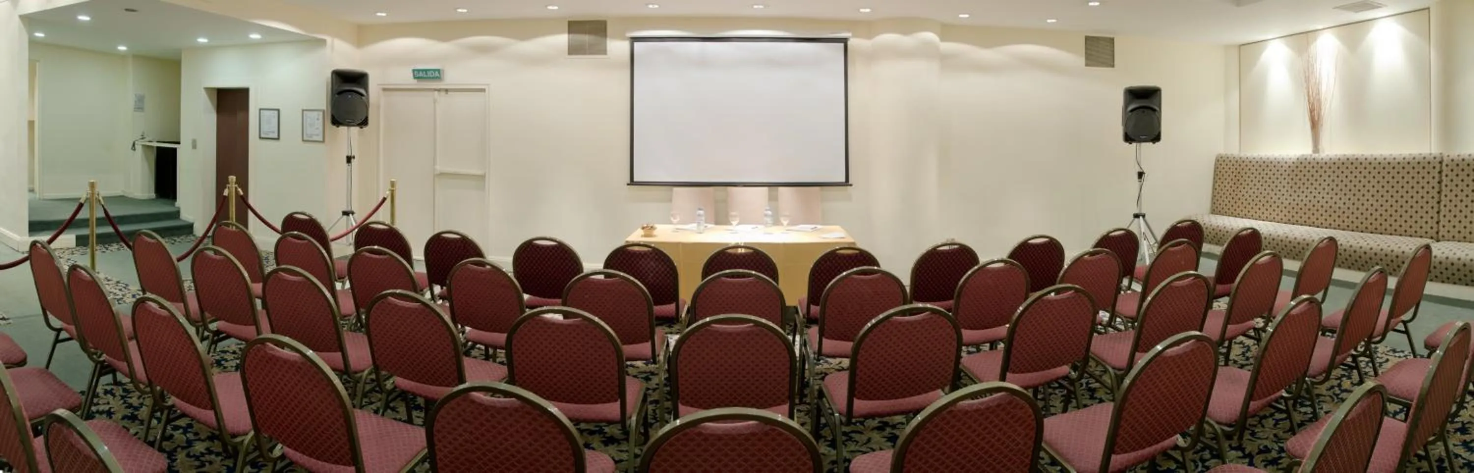 Business facilities in Hotel Dos Reyes