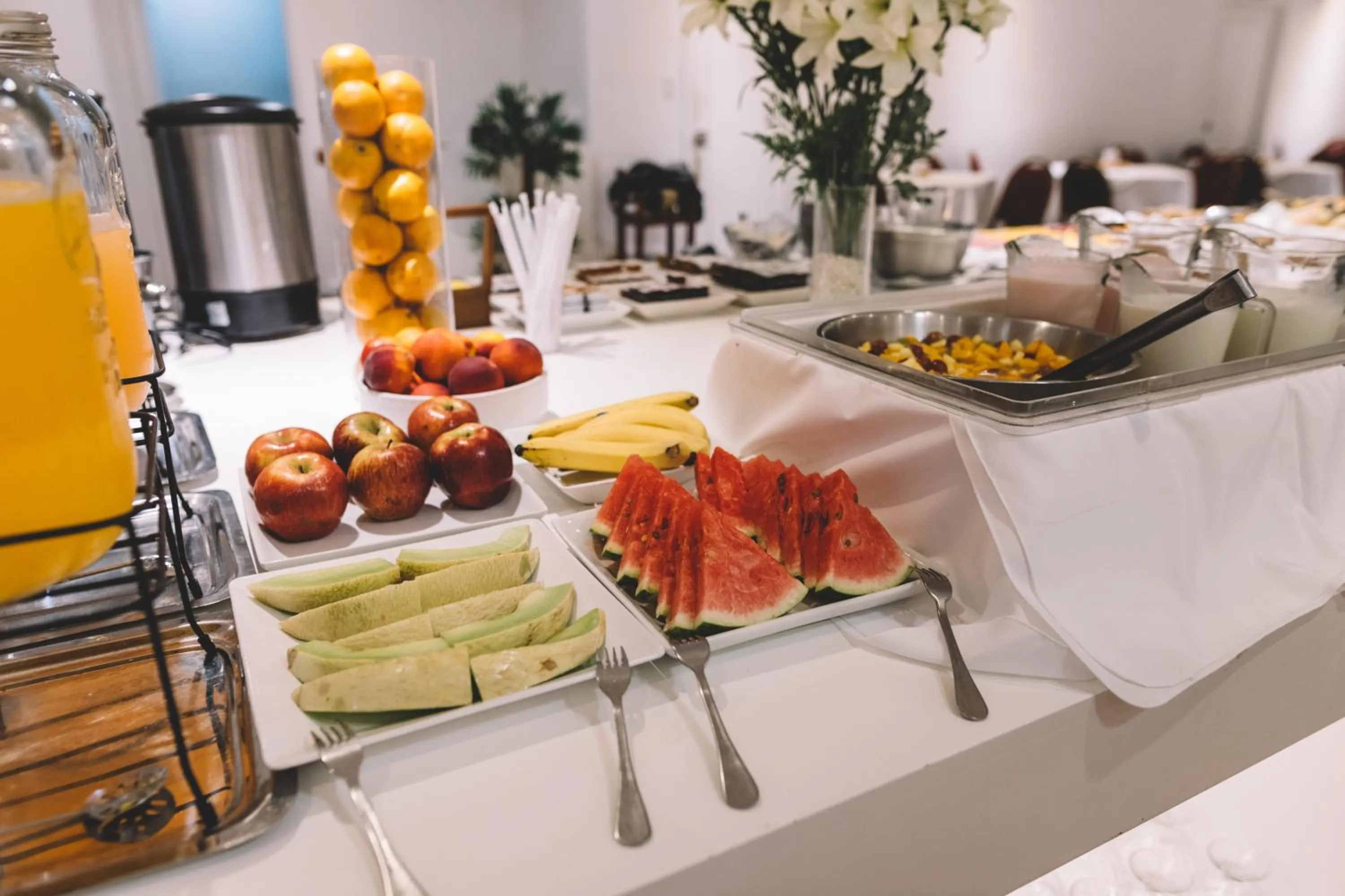 Buffet breakfast in Hotel Dos Reyes