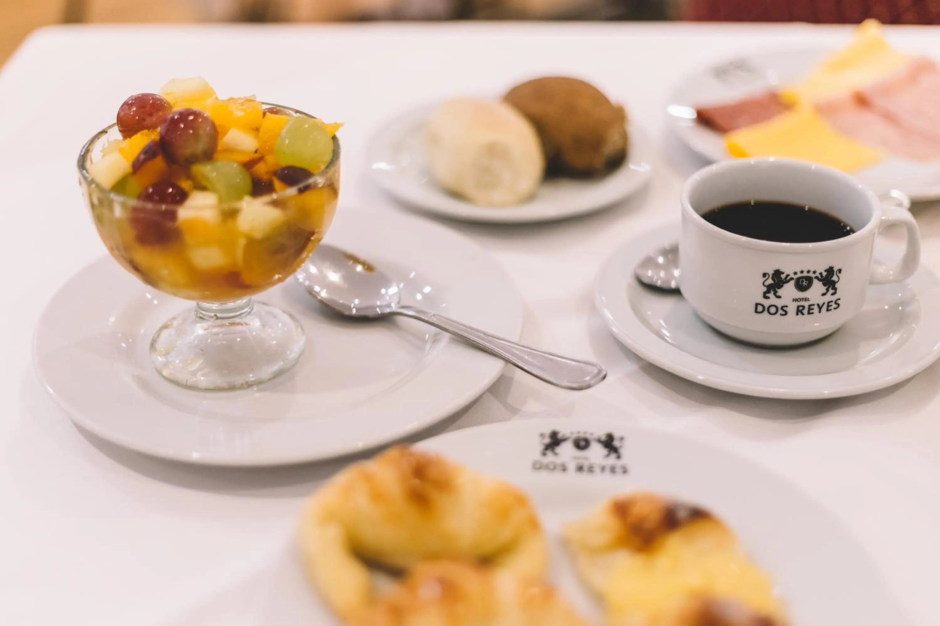 Buffet breakfast in Hotel Dos Reyes