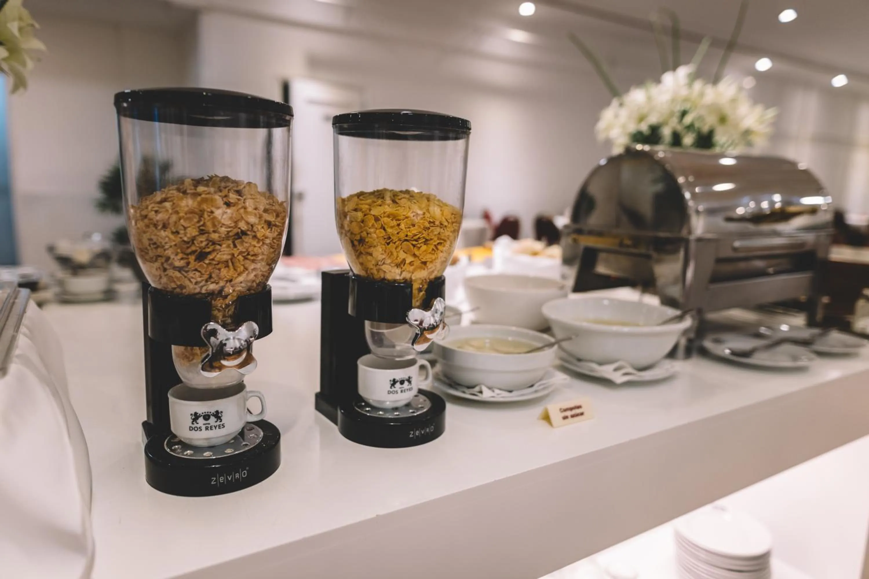 Buffet breakfast in Hotel Dos Reyes