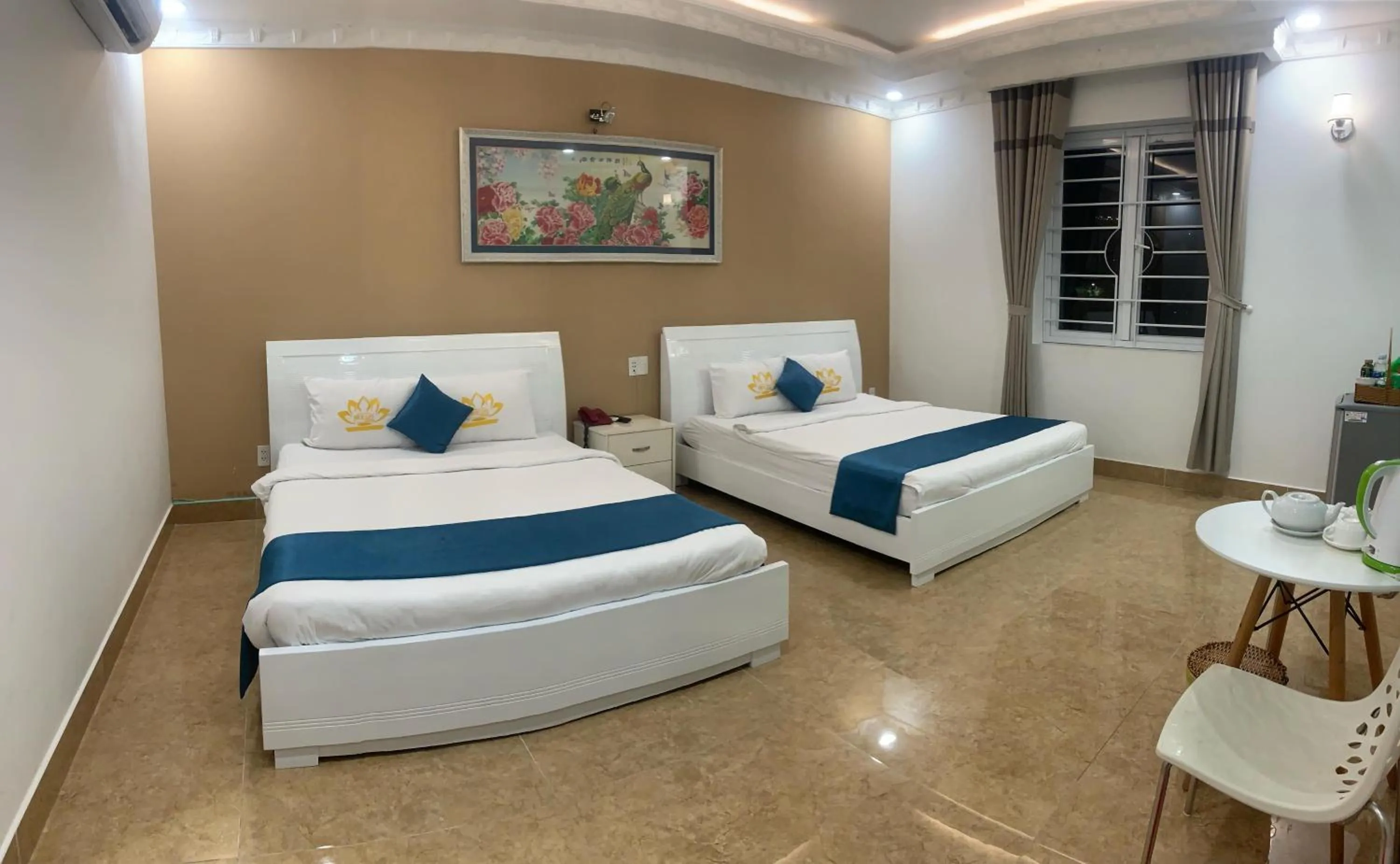 Bed in Nice Life Hotel