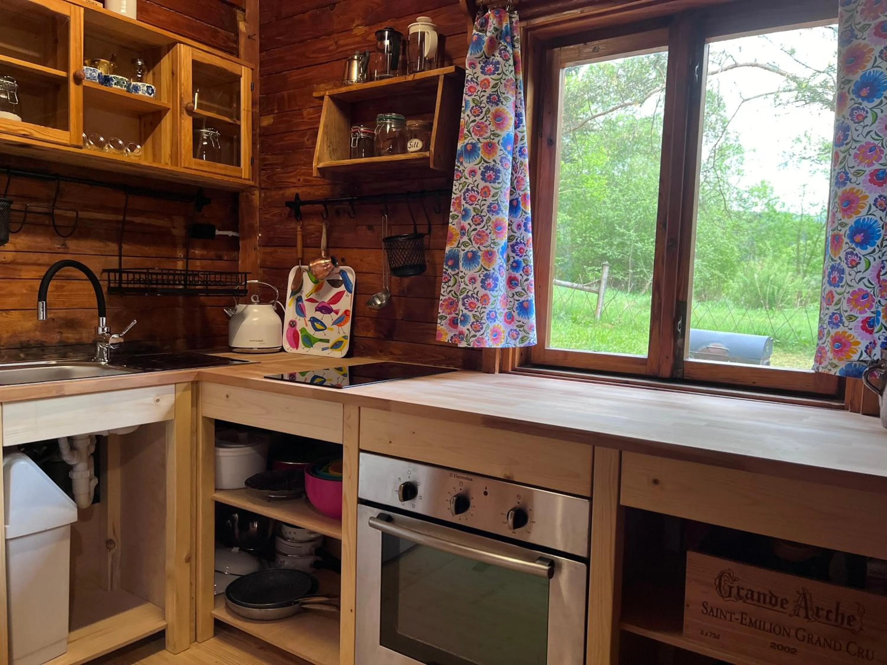 Kitchen or kitchenette in Drewniany Domek BB Nad Rzeką