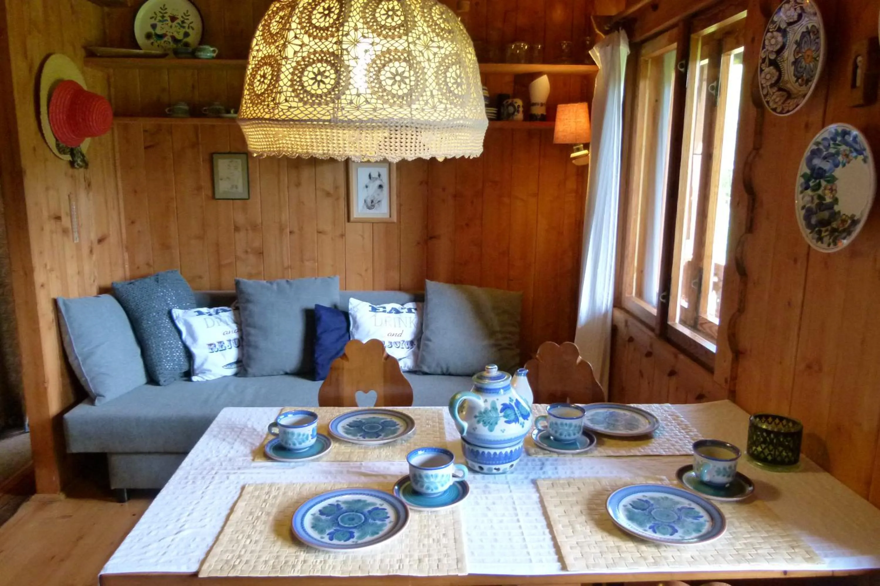 Seating area in Drewniany Domek BB Nad Rzeką