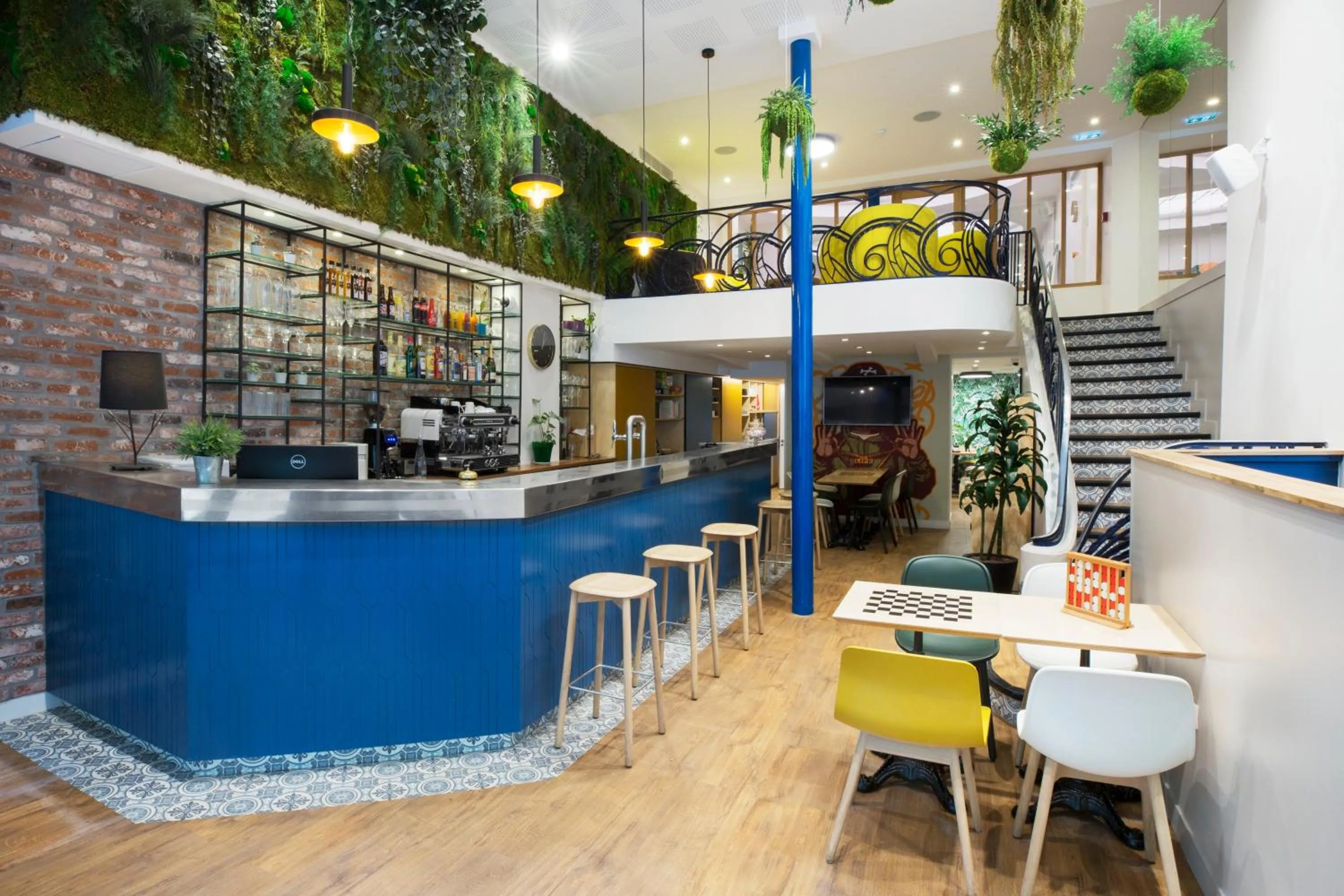 Lounge or bar in Hotel The Playce by Happyculture