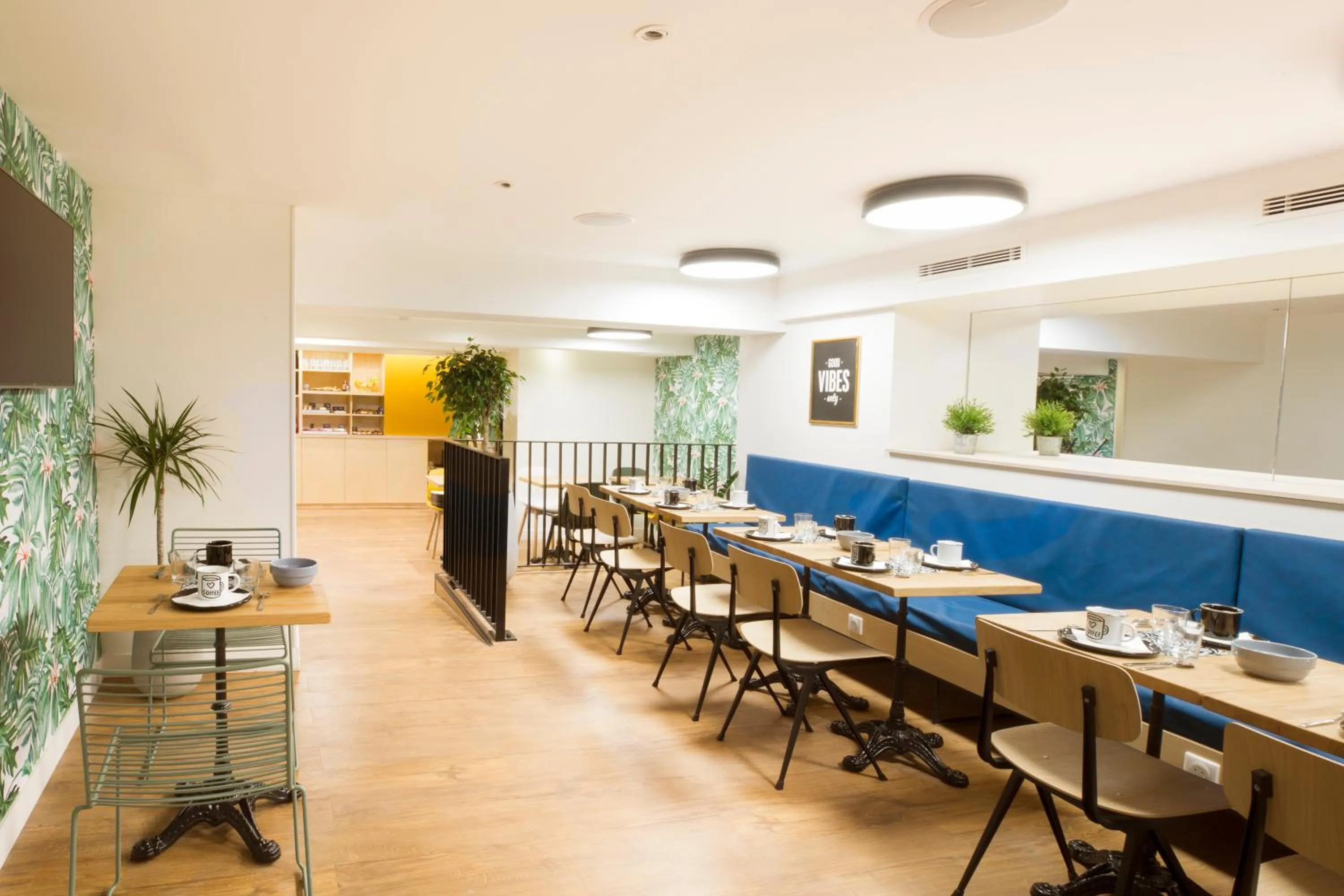 Buffet breakfast in Hotel The Playce by Happyculture