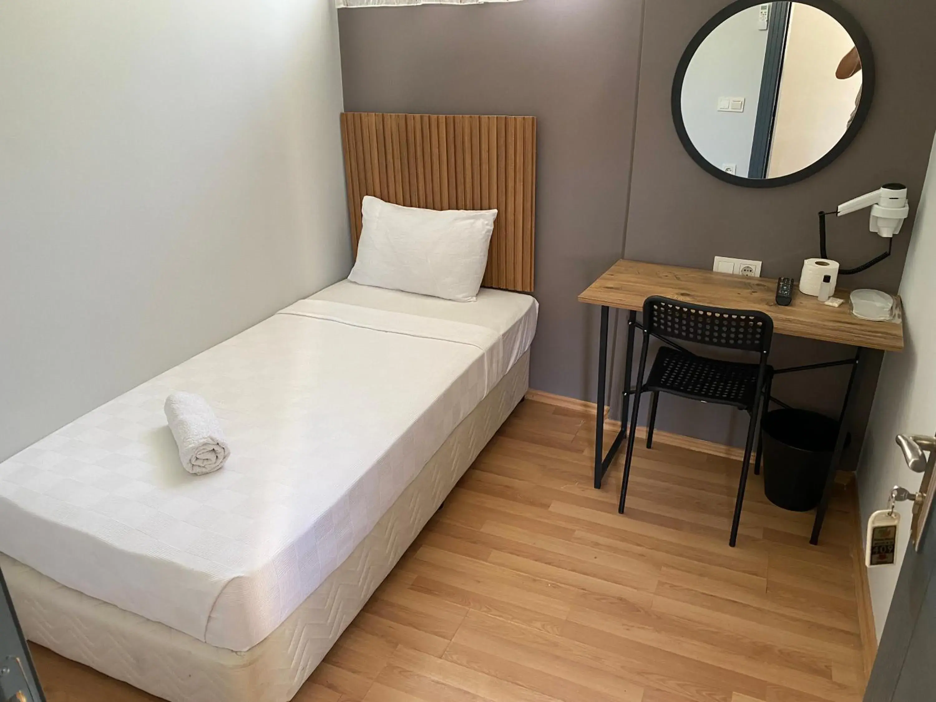 Standard Single Room with Shared Bathroom - single occupancy in Turunç Hotel ANTALYA Standard Single Room with Shared Bathroom - single occupancy in Turunç Hotel ANTALYA
