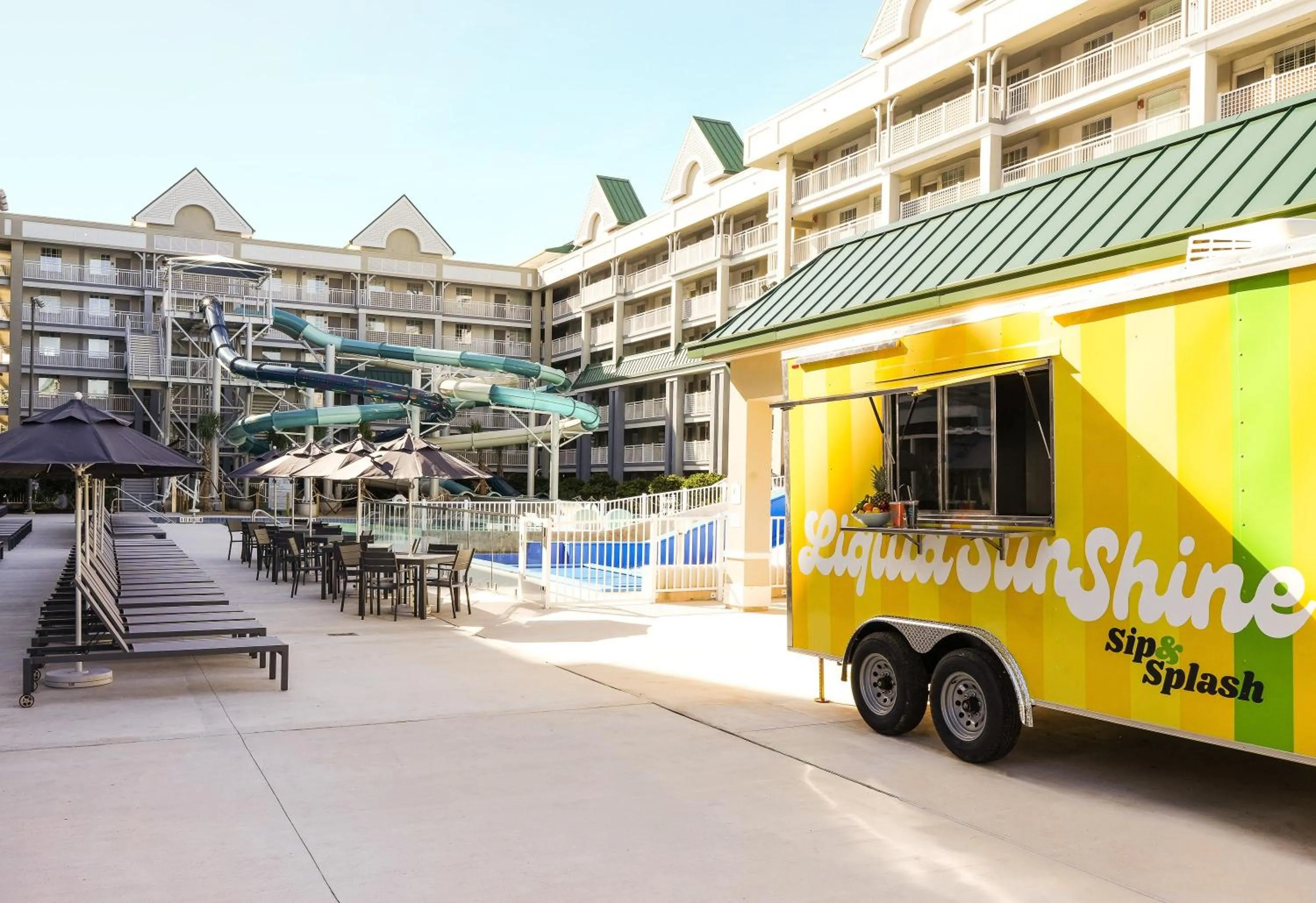 Swimming pool in Holiday Inn Resort Orlando Suites - Waterpark by IHG