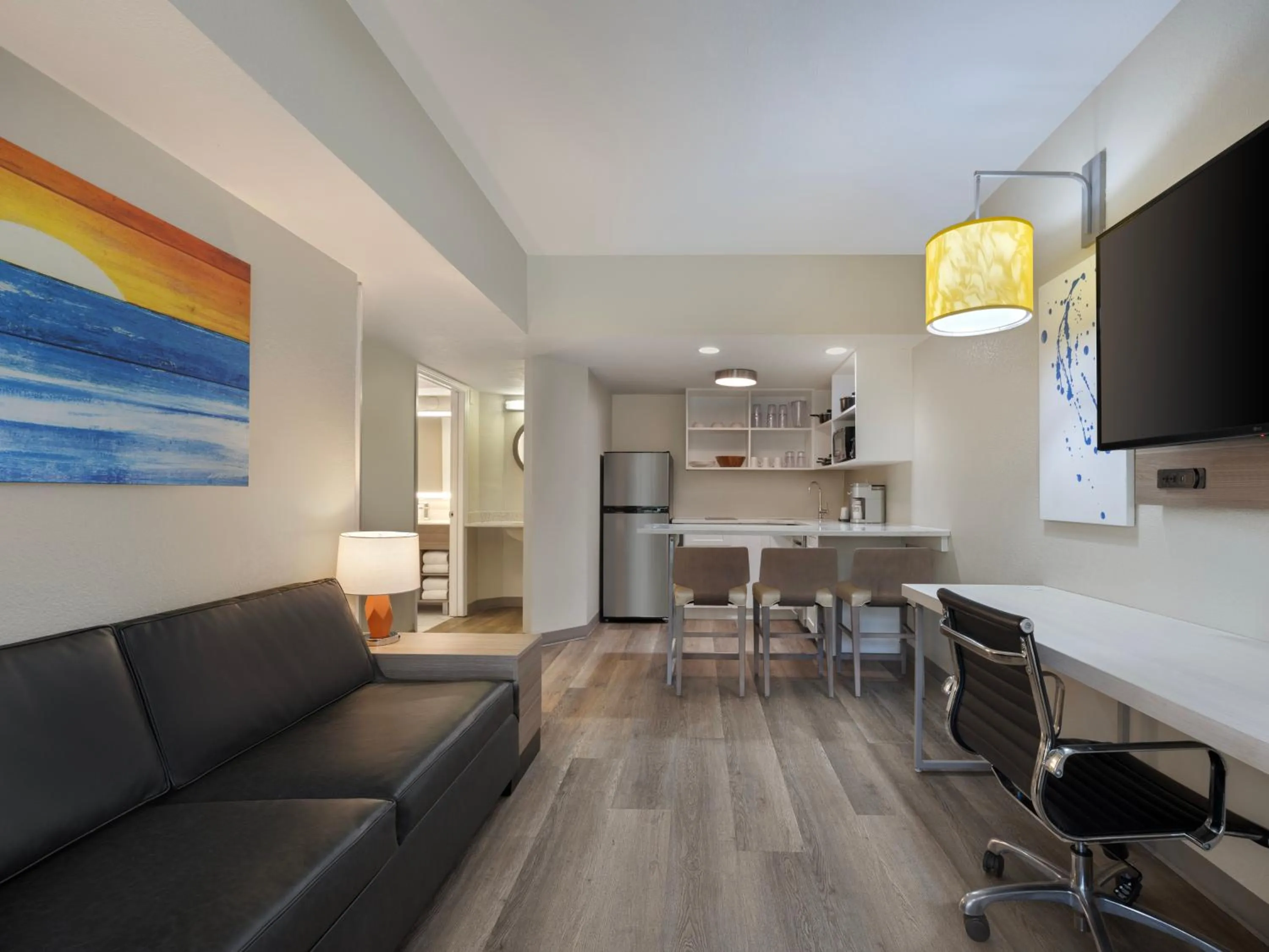 Living room in Holiday Inn Resort Orlando Suites - Waterpark by IHG