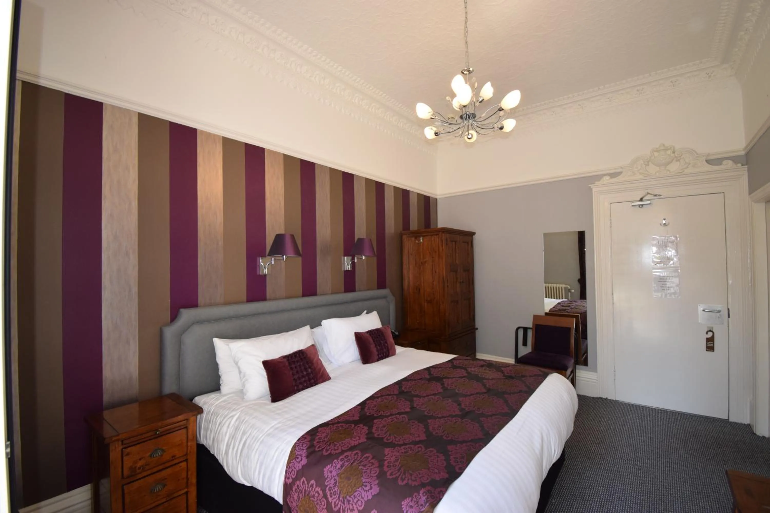 Balcony/Terrace, Bed in Lincombe Hall Hotel & Spa - Just for Adults