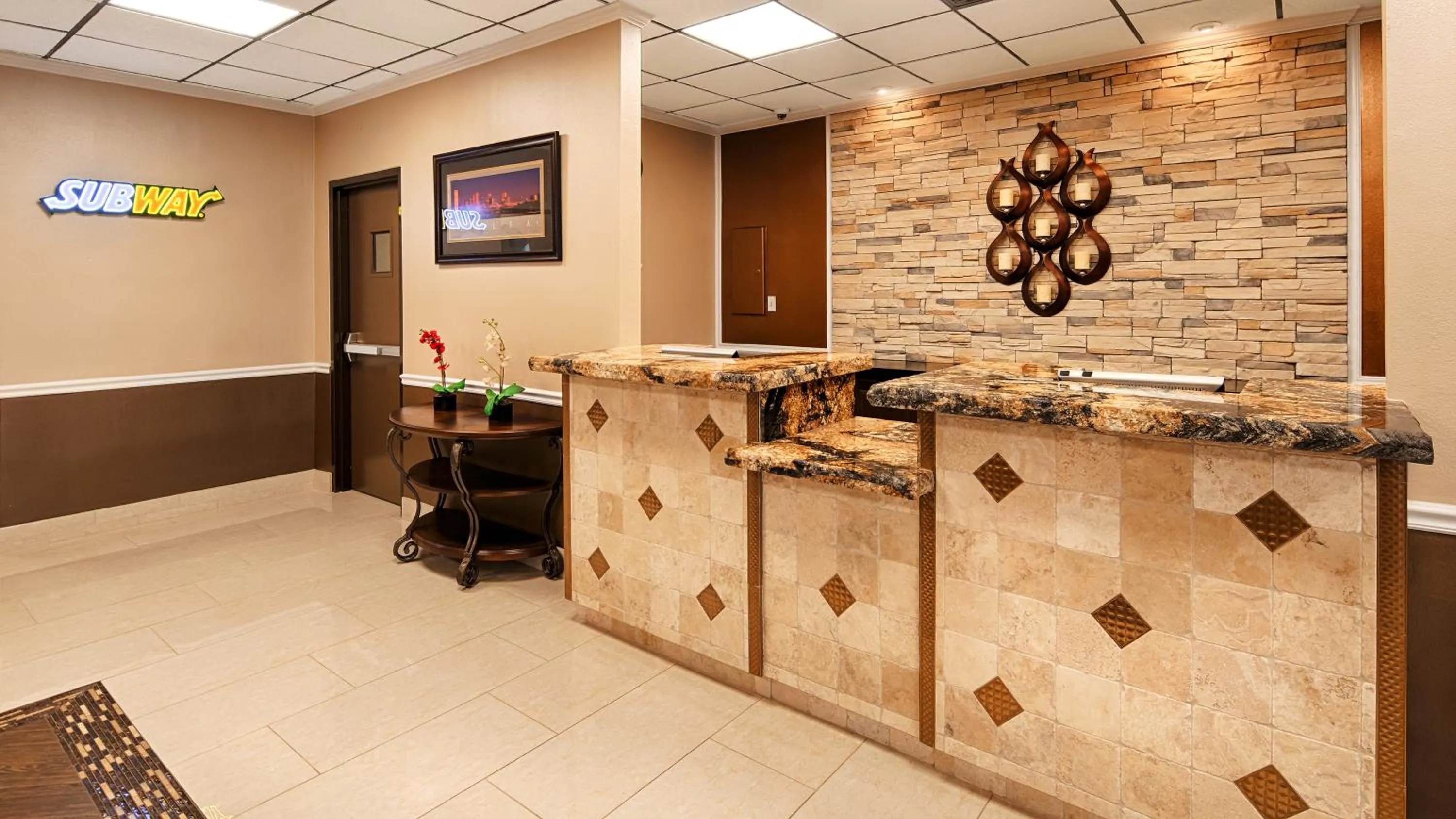 Lobby or reception in Best Western Tulsa Airport