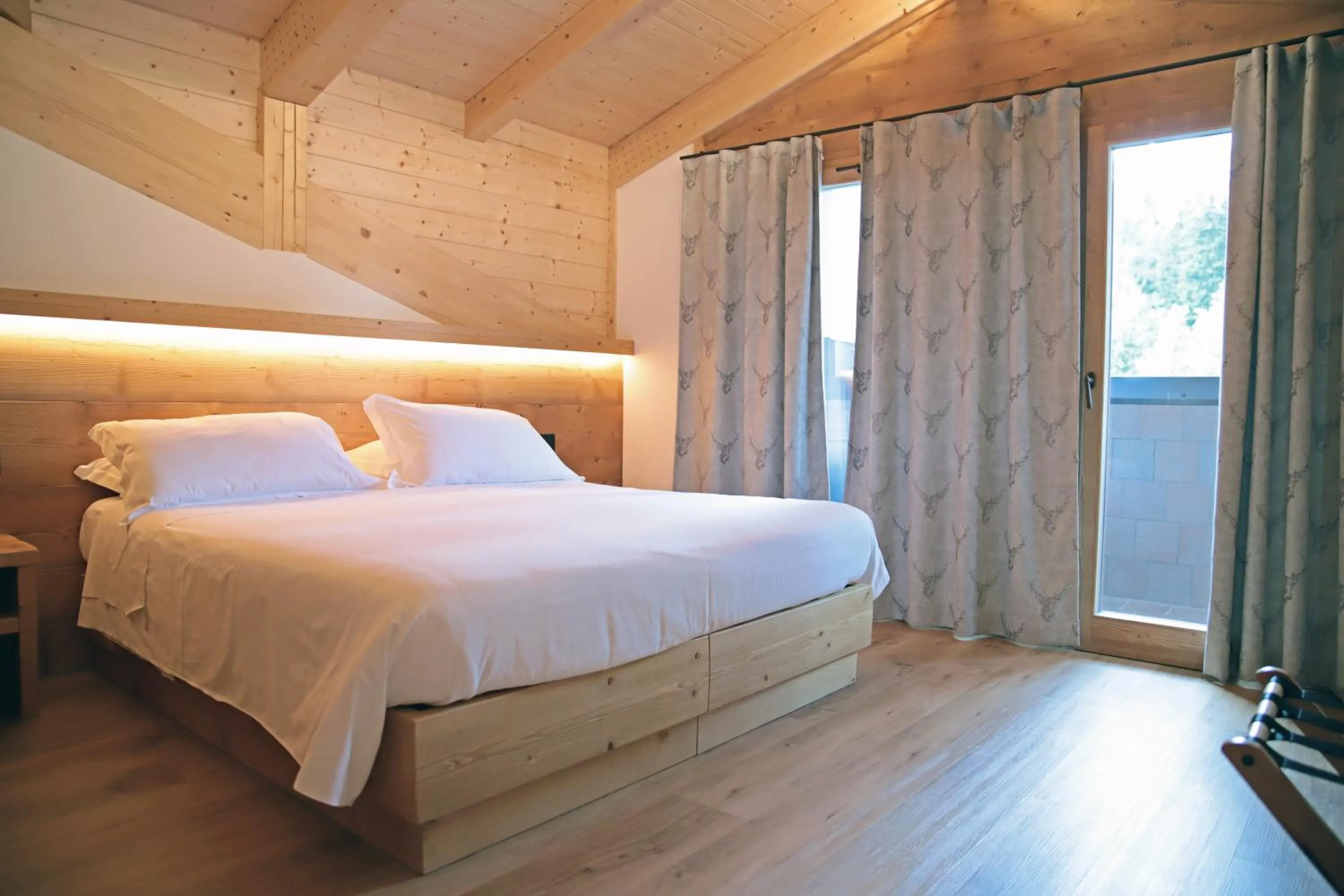 Bedroom, Bed in Albergo Scoiattolo