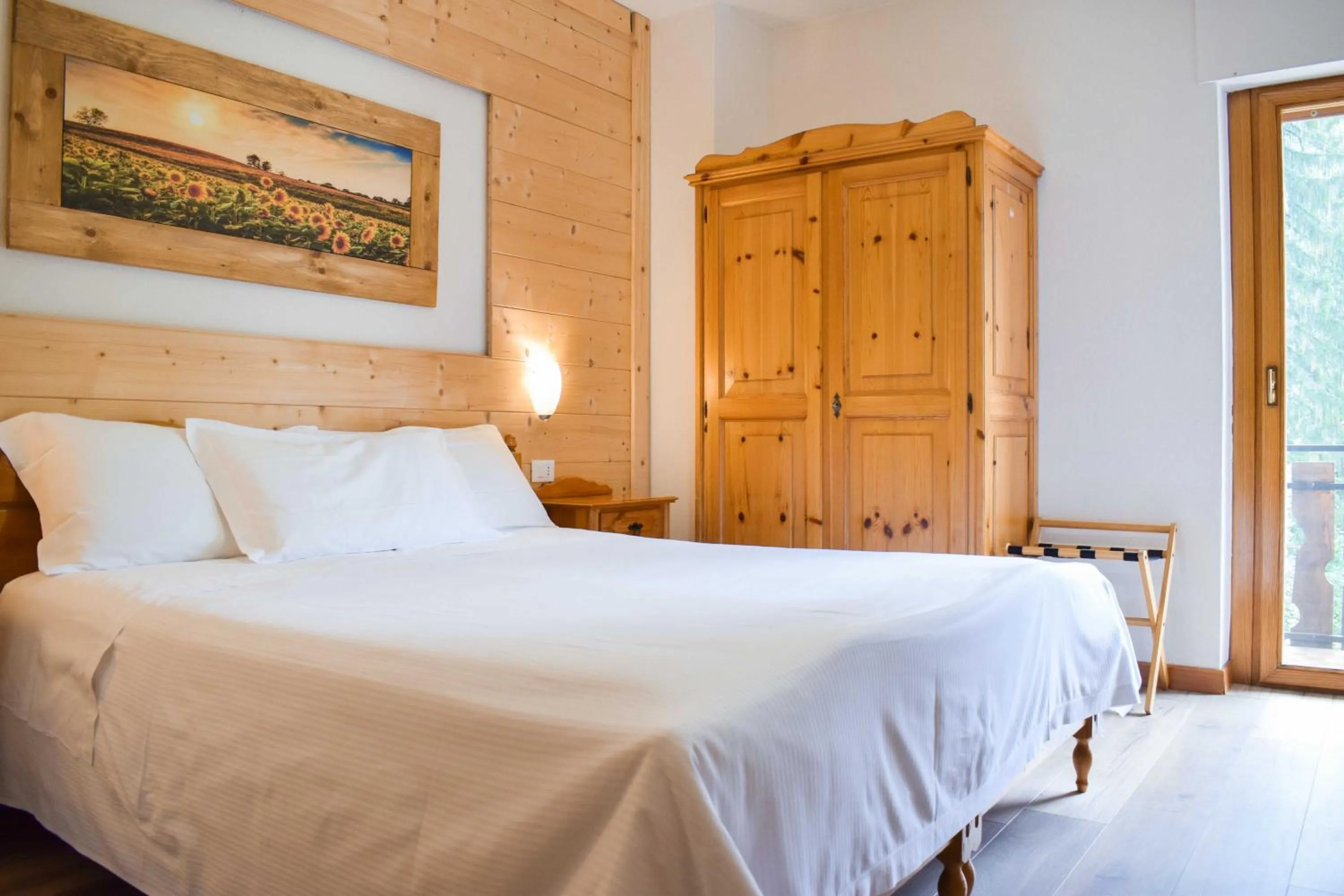 Bedroom, Bed in Albergo Scoiattolo