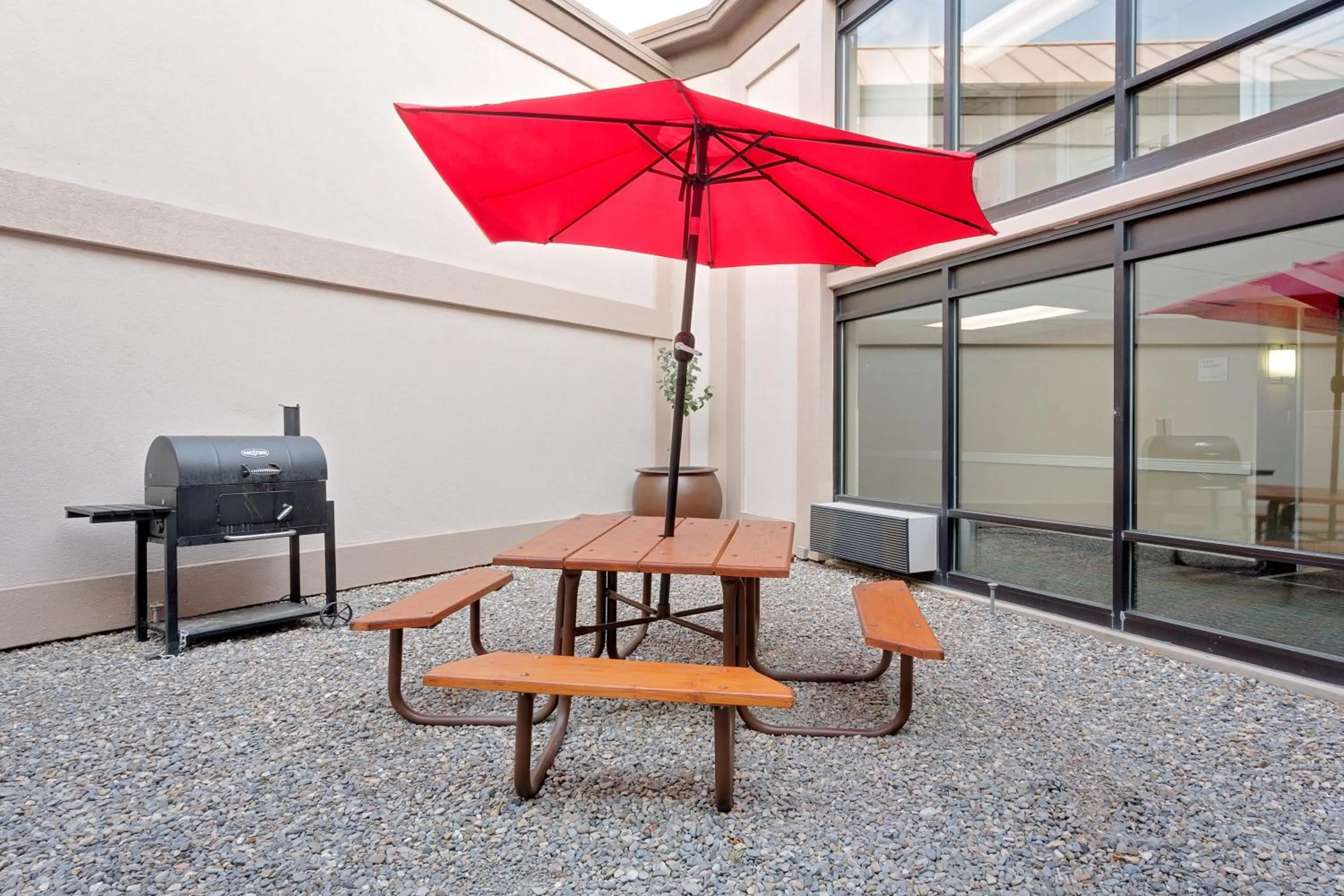 BBQ facilities in Ramada by Wyndham Provo