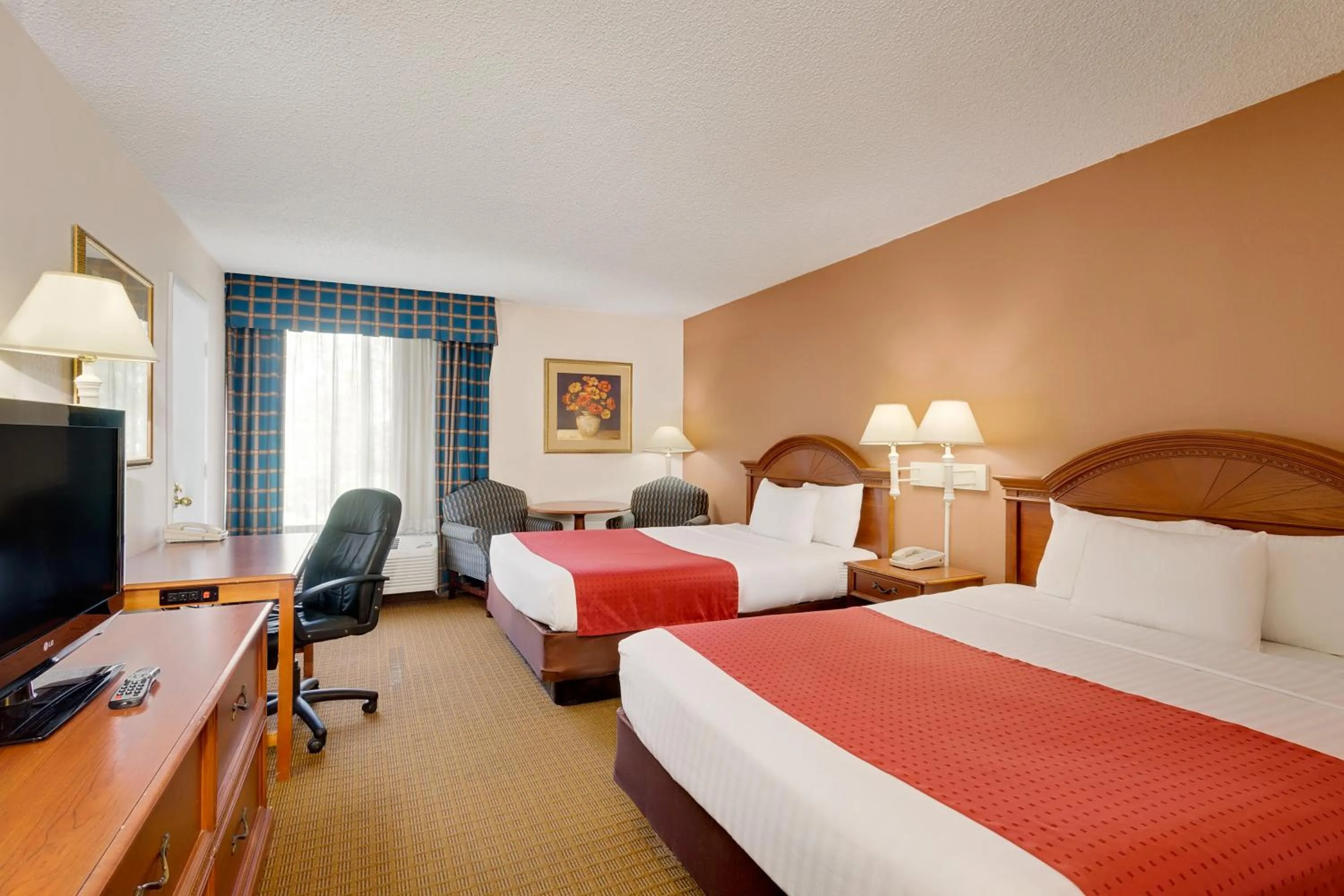 Photo of the whole room, Bed in Ramada by Wyndham Provo