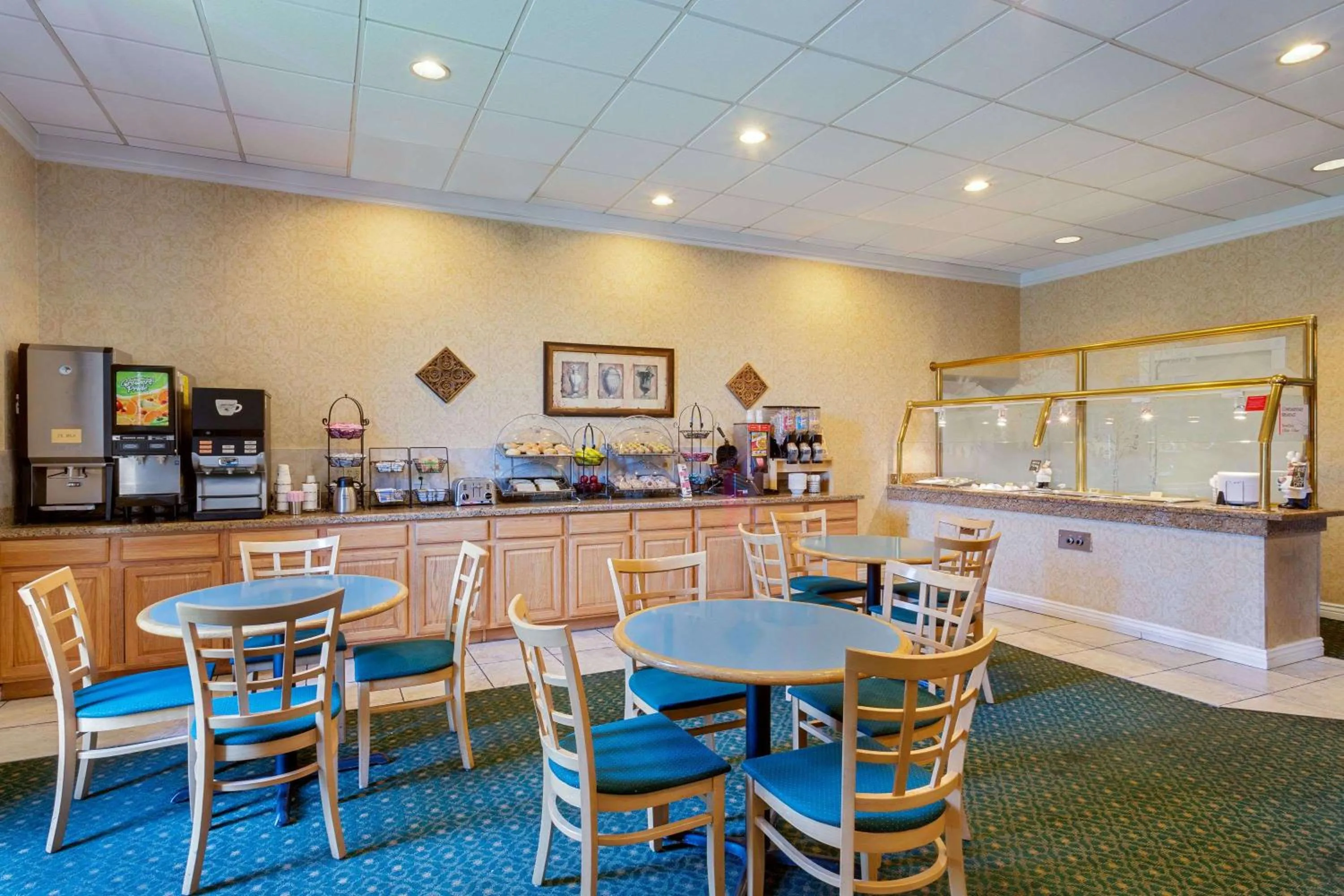 Restaurant/places to eat in Ramada by Wyndham Provo