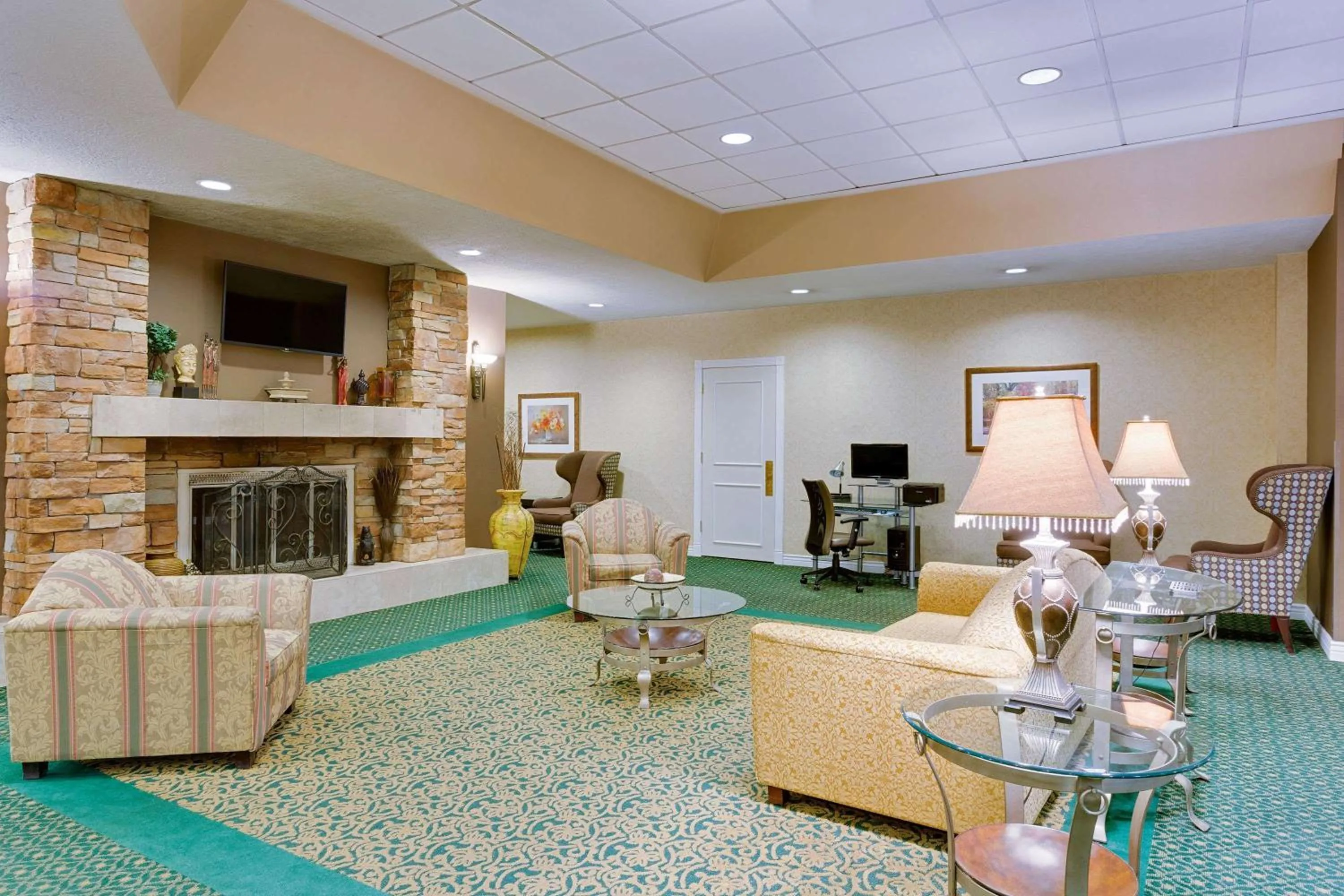Lobby or reception in Ramada by Wyndham Provo