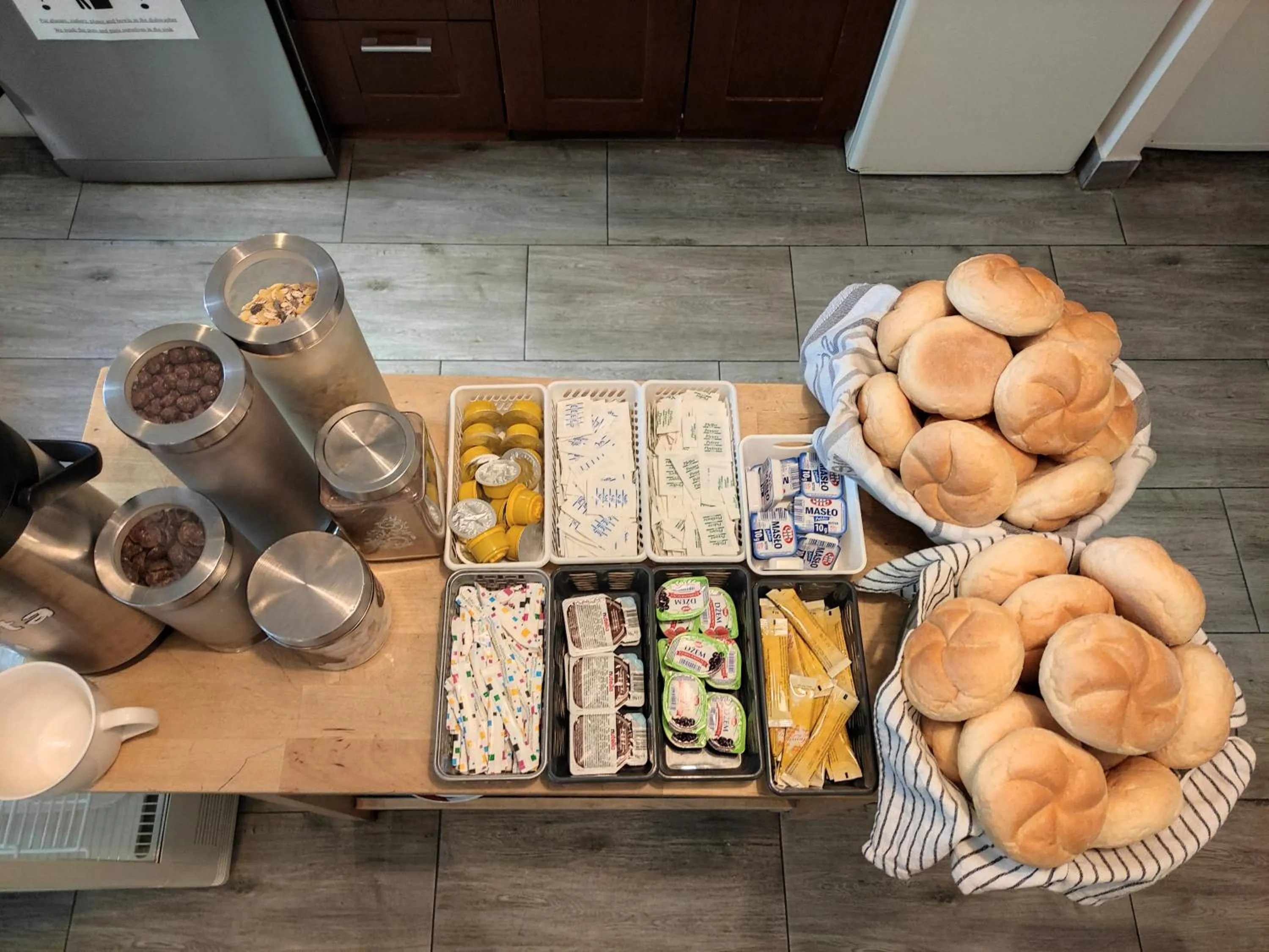 Coffee/tea facilities in Hostel Helvetia Rooms Warsaw CITY CENTER and OLD TOWN