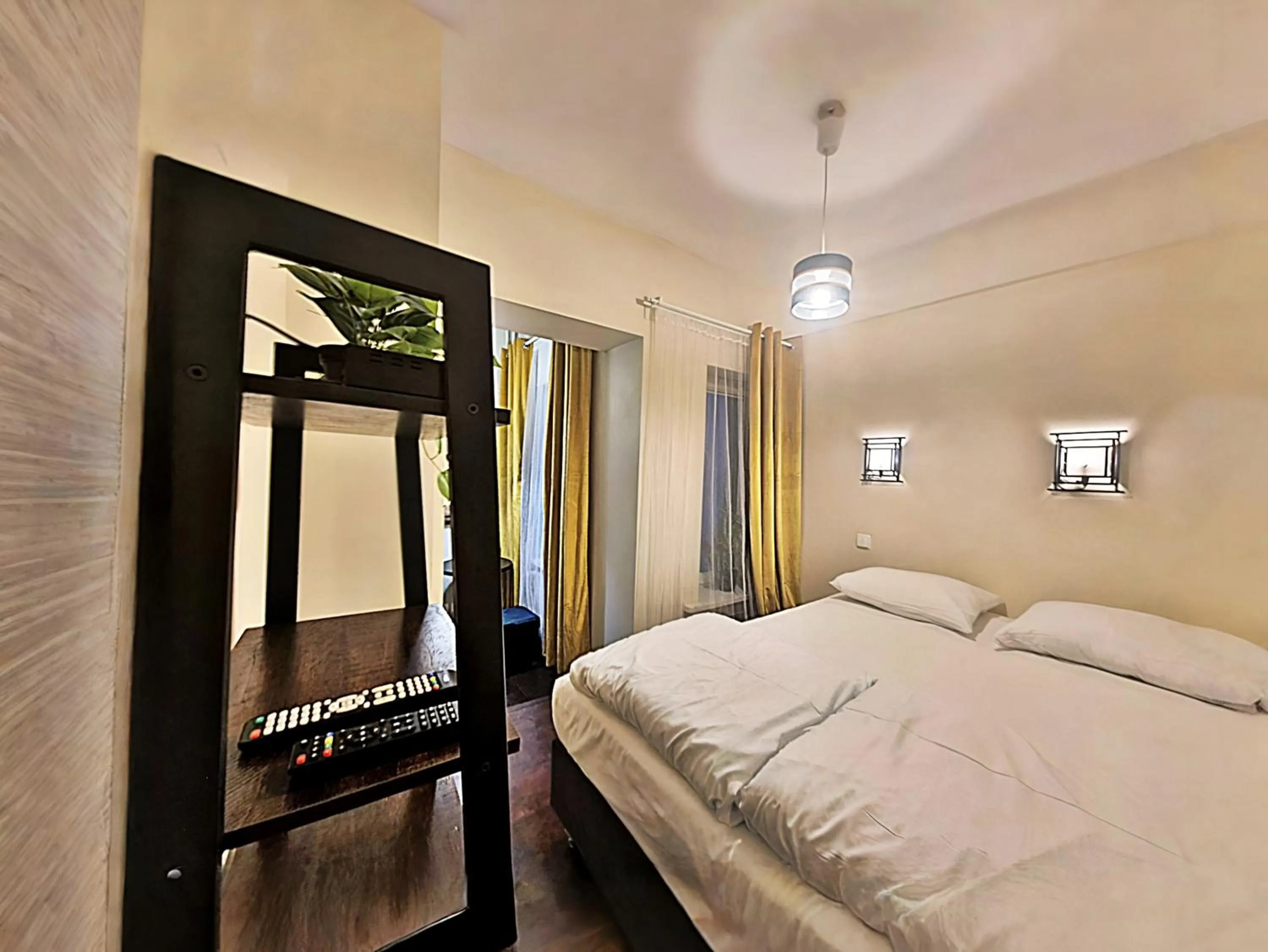 Breakfast, Bed in Hostel Helvetia Rooms Warsaw CITY CENTER and OLD TOWN