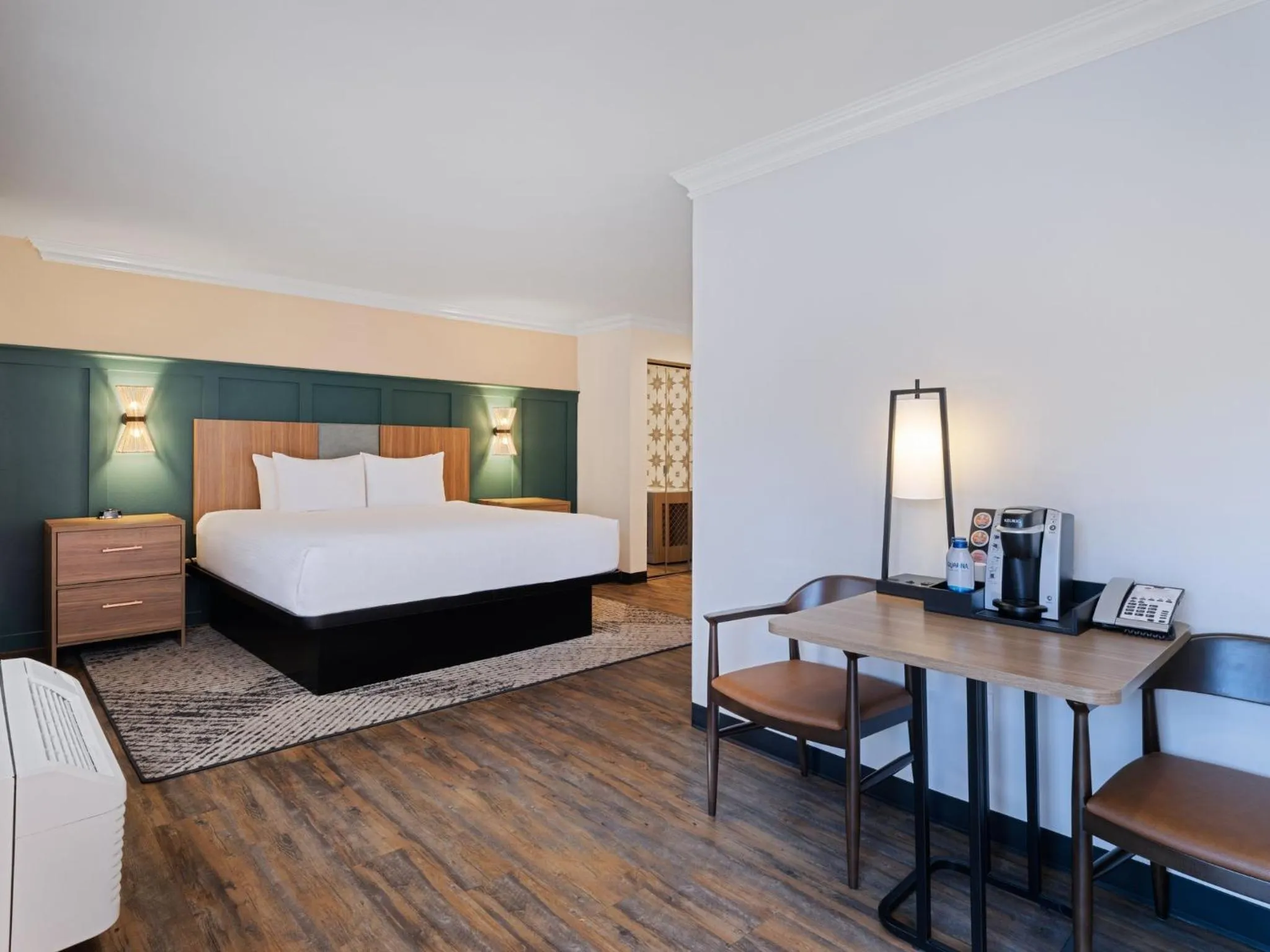 Photo of the whole room, Bed in Holiday Inn Resort The Squire at Grand Canyon by IHG