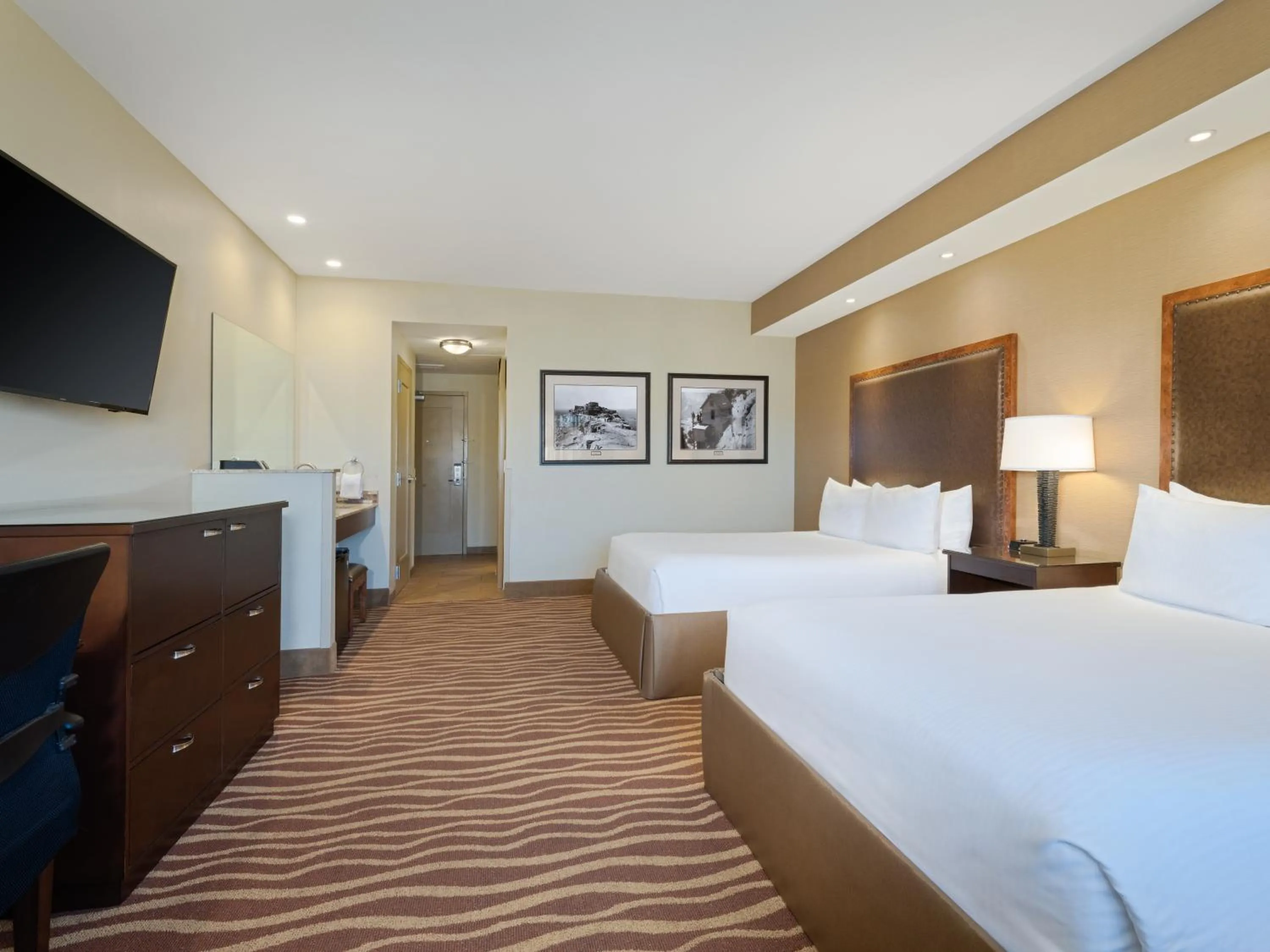 Bedroom, Bed in Holiday Inn Resort The Squire at Grand Canyon by IHG