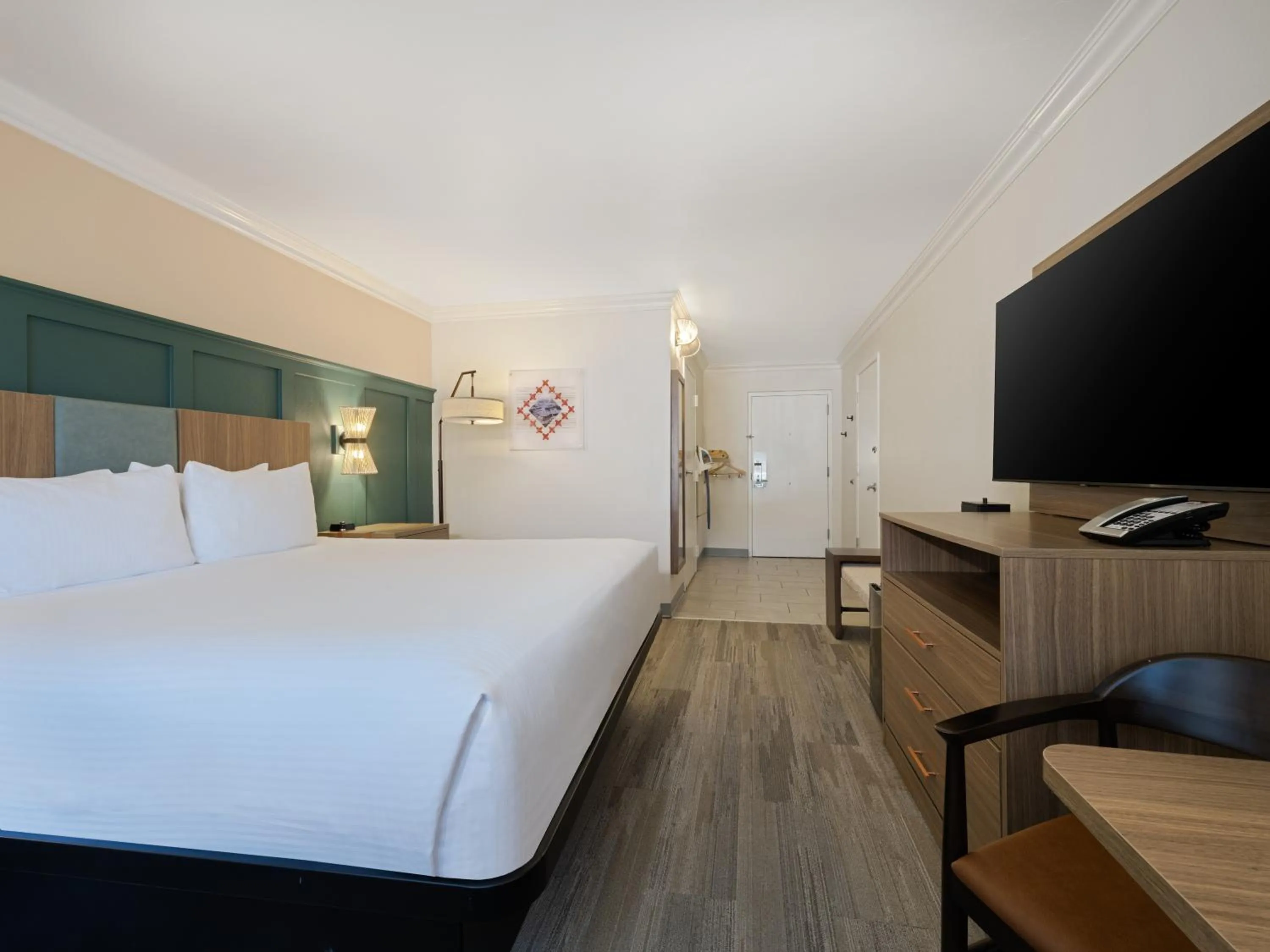 Bedroom, Bed in Holiday Inn Resort The Squire at Grand Canyon by IHG