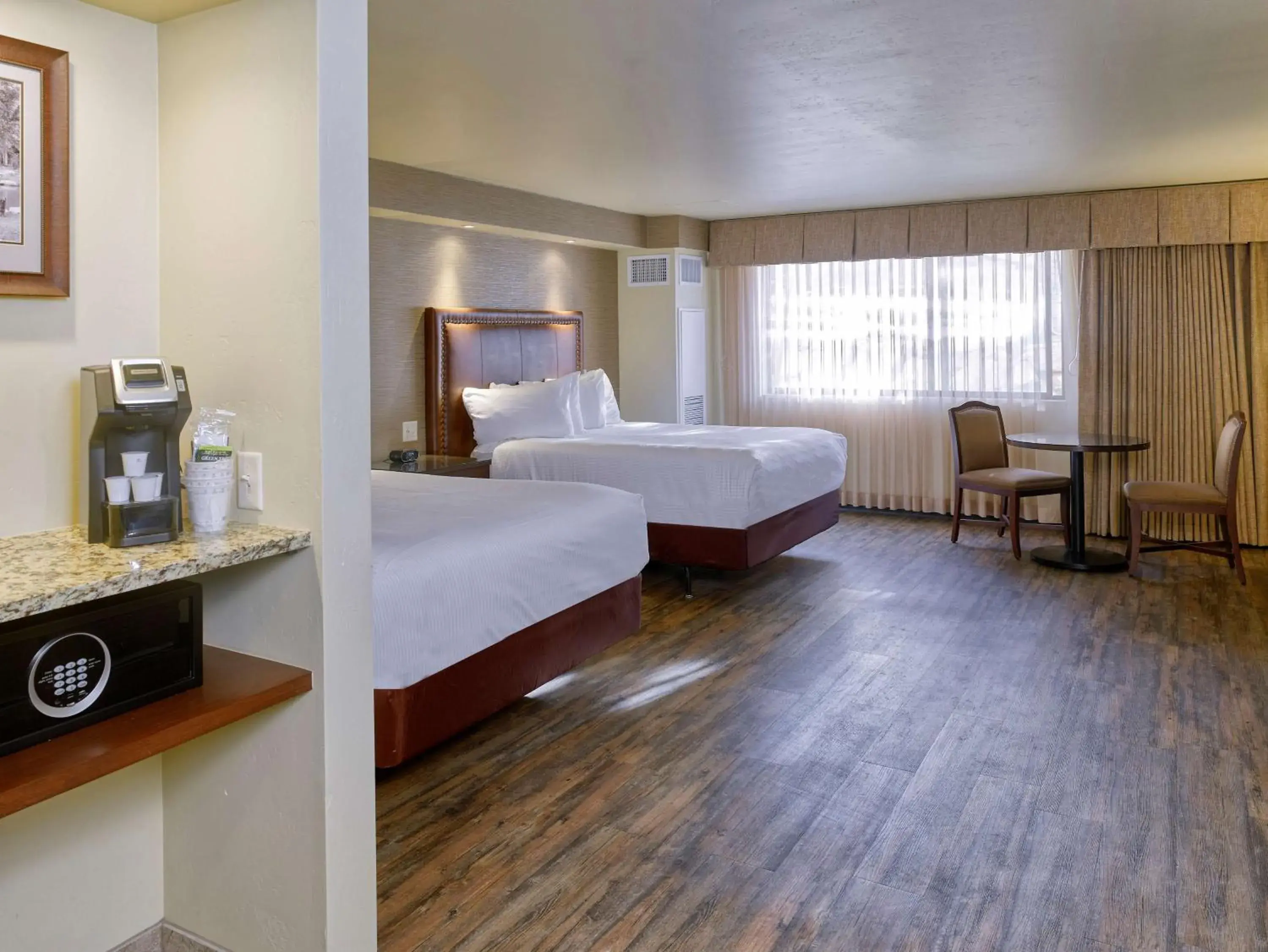 Queen Room with Two Queen Beds with Roll-In Shower - Disability Access in Holiday Inn Resort The Squire at Grand Canyon by IHG Queen Room with Two Queen Beds with Roll-In Shower - Disability Access in Holiday Inn Resort The Squire at Grand Canyon by IHG