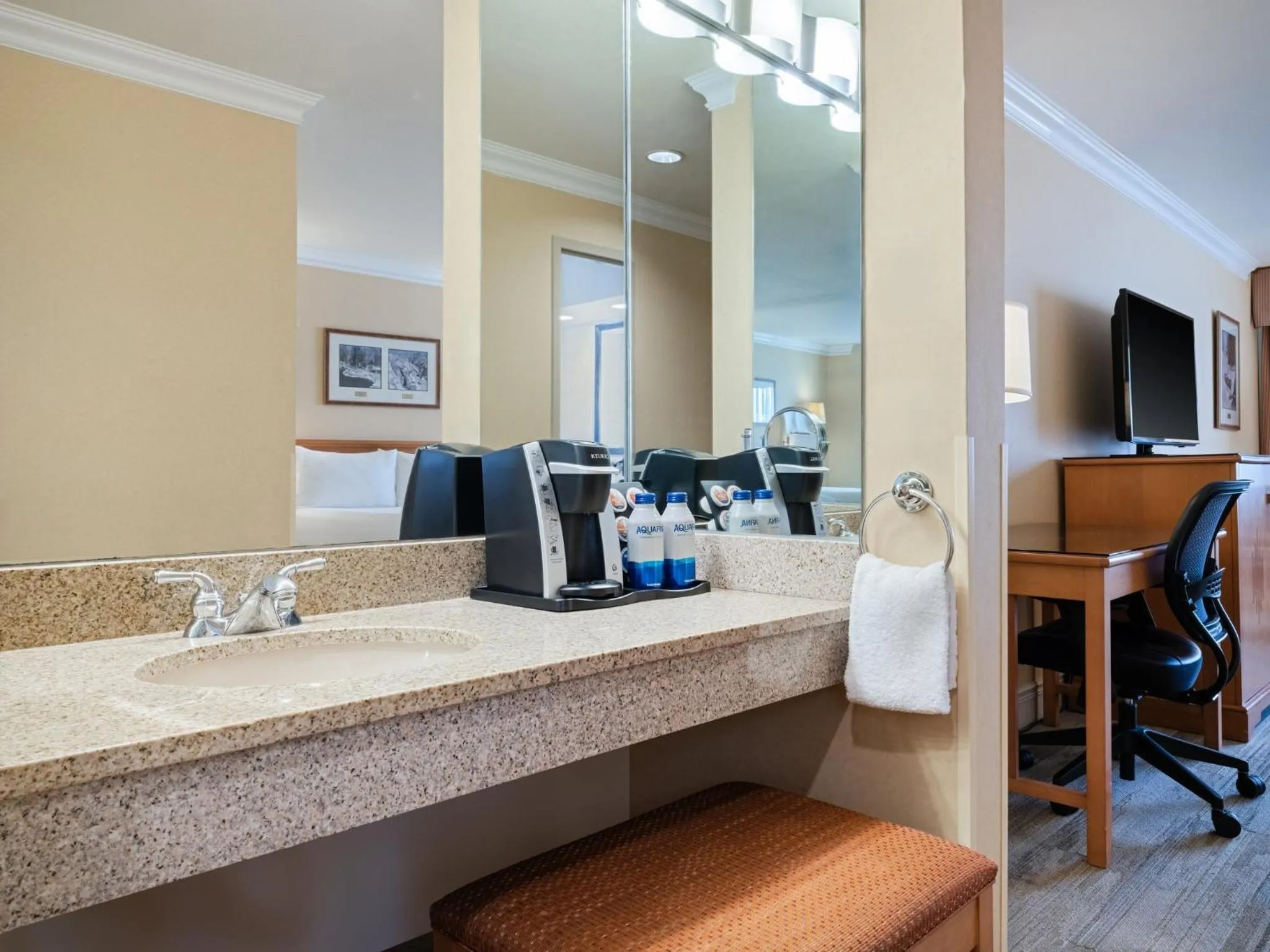 Photo of the whole room in Holiday Inn Resort The Squire at Grand Canyon by IHG