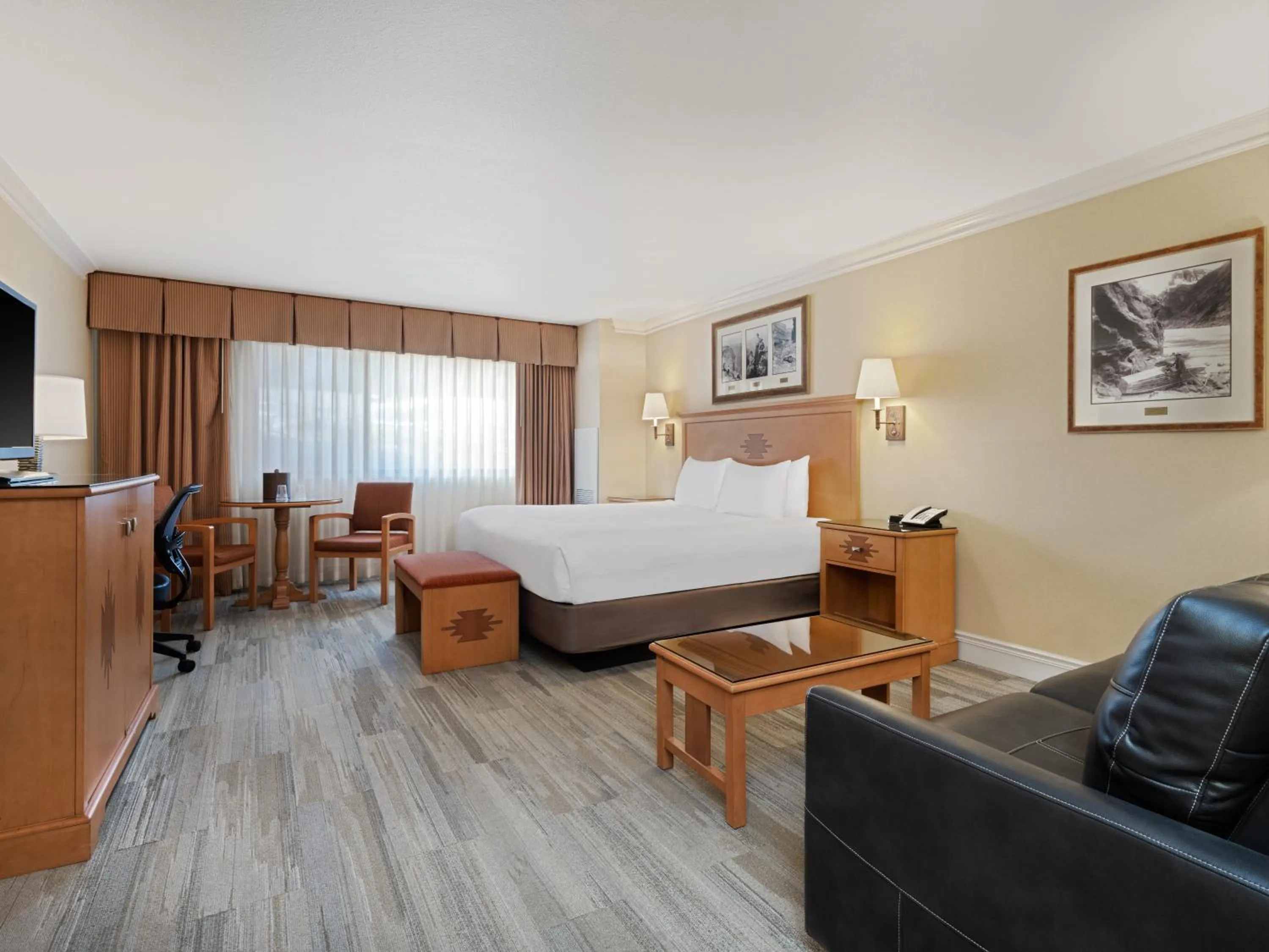 Bedroom, Bed in Holiday Inn Resort The Squire at Grand Canyon by IHG