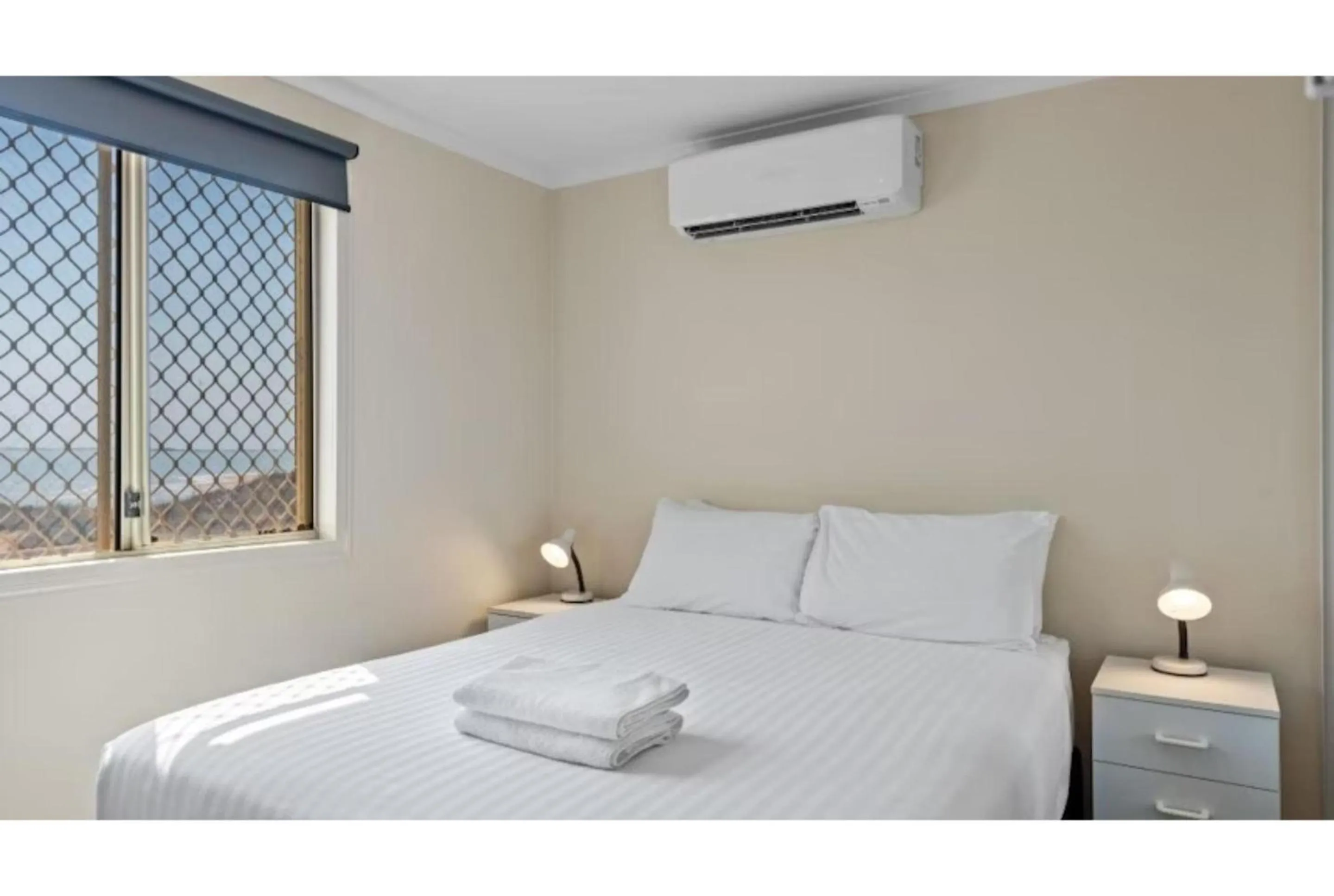 Bedroom, Bed in Discovery Parks - Port Hedland